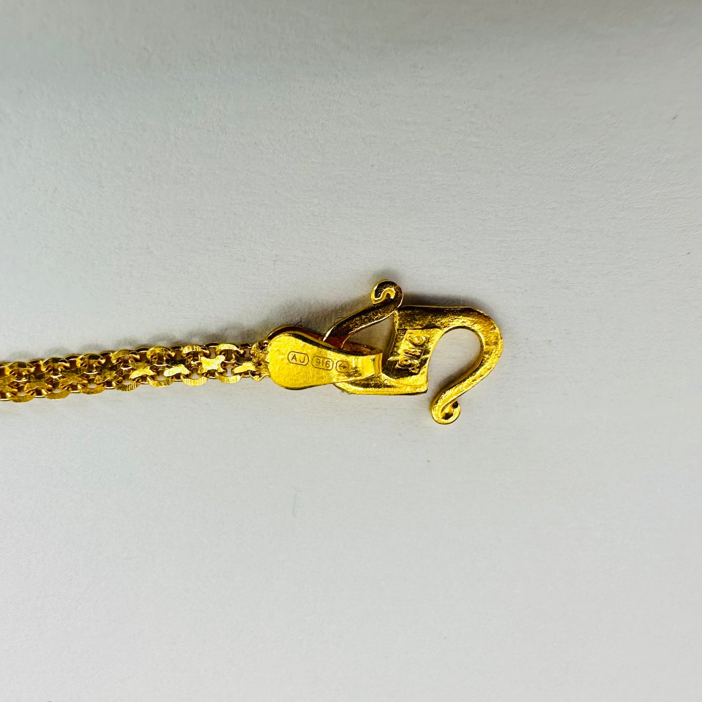 22k solid gold baby/toddlers bracelet