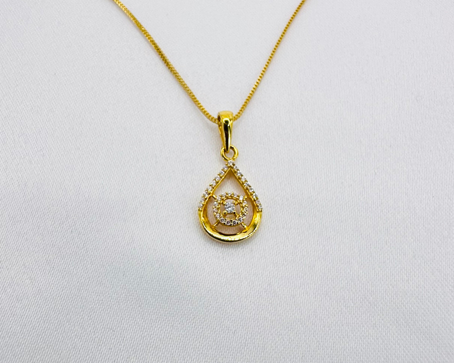 22k solid gold studded pendant only