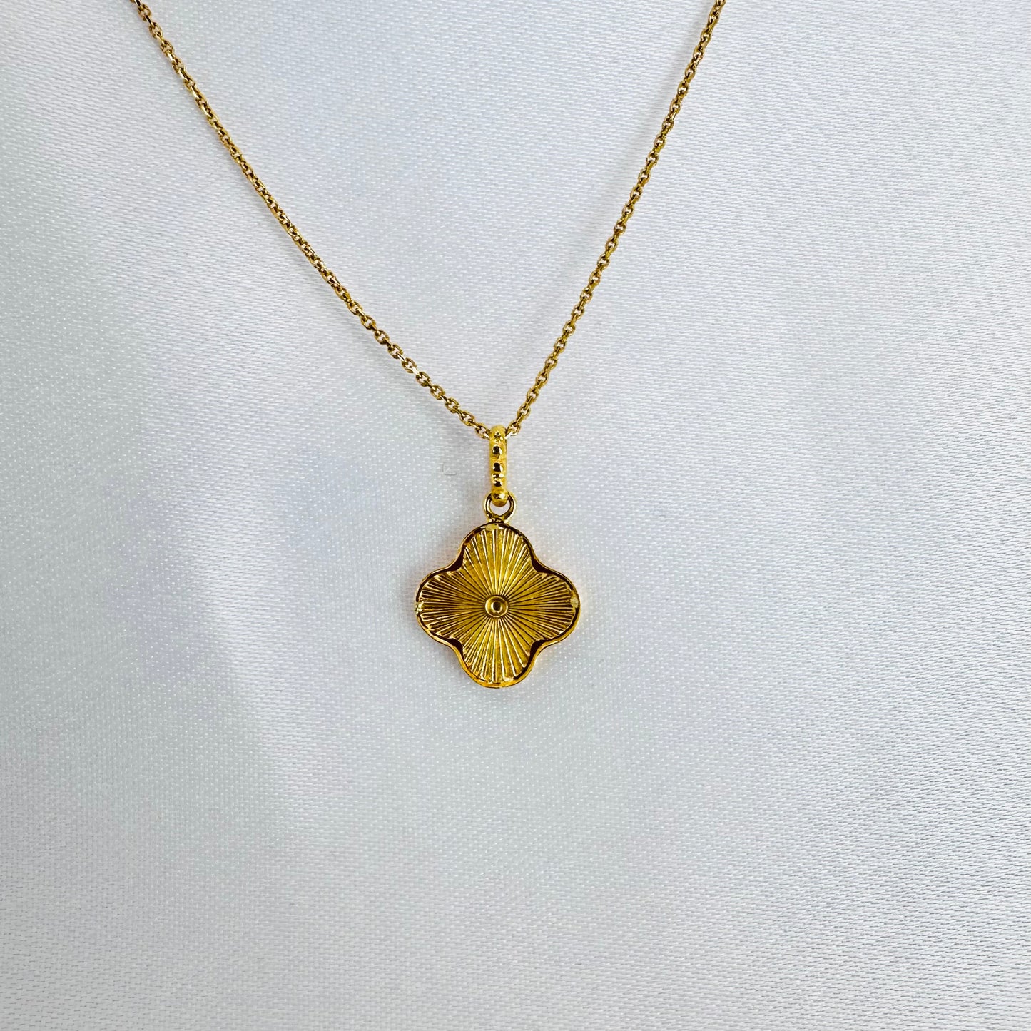 22k solid gold clover pendant only