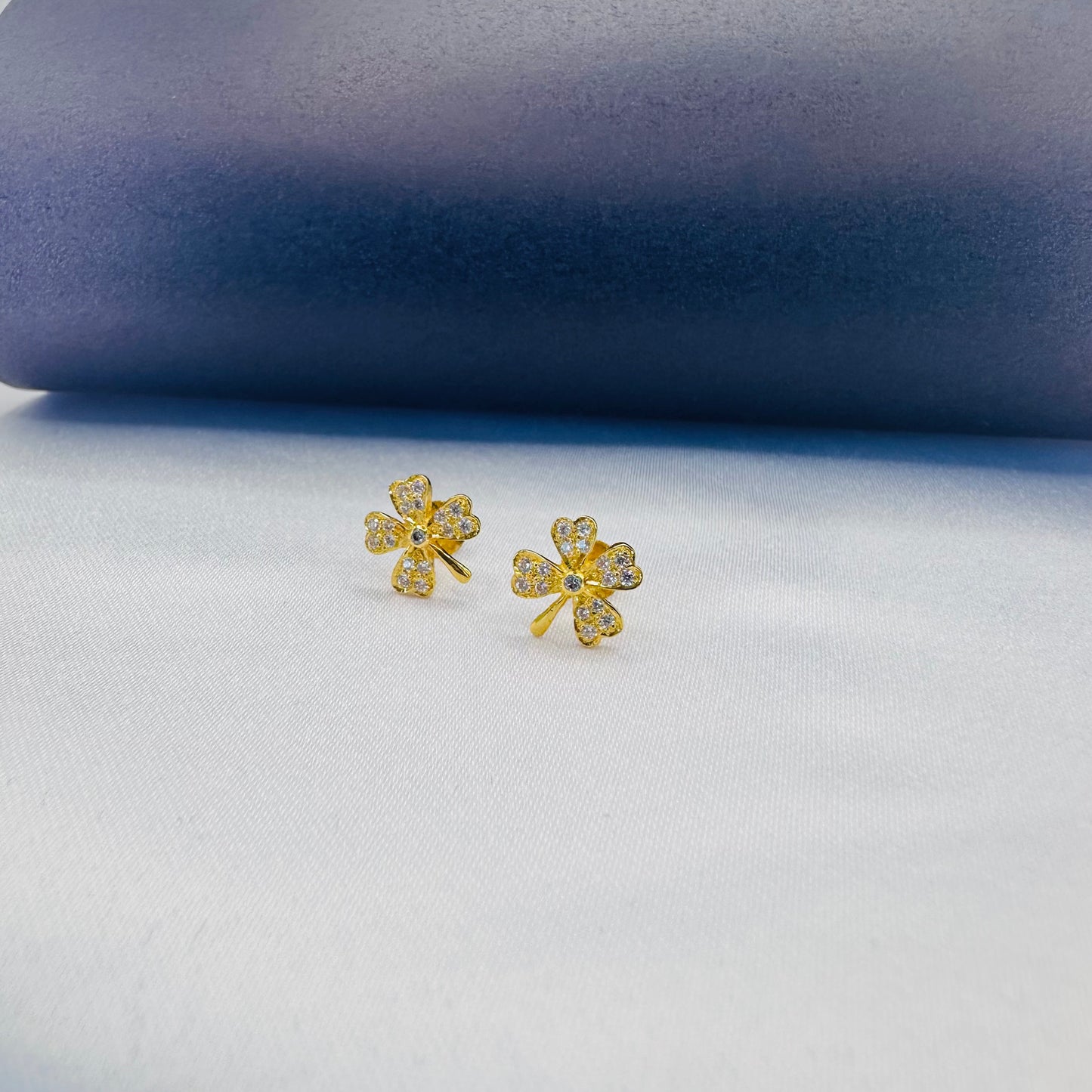 22k solid gold four leaf clover earrings