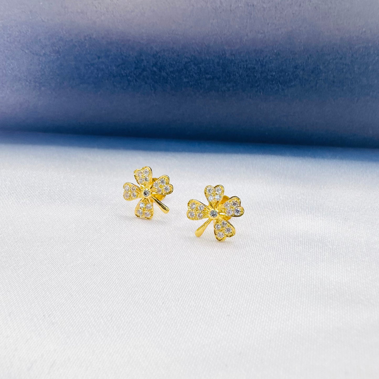 22k solid gold four leaf clover earrings