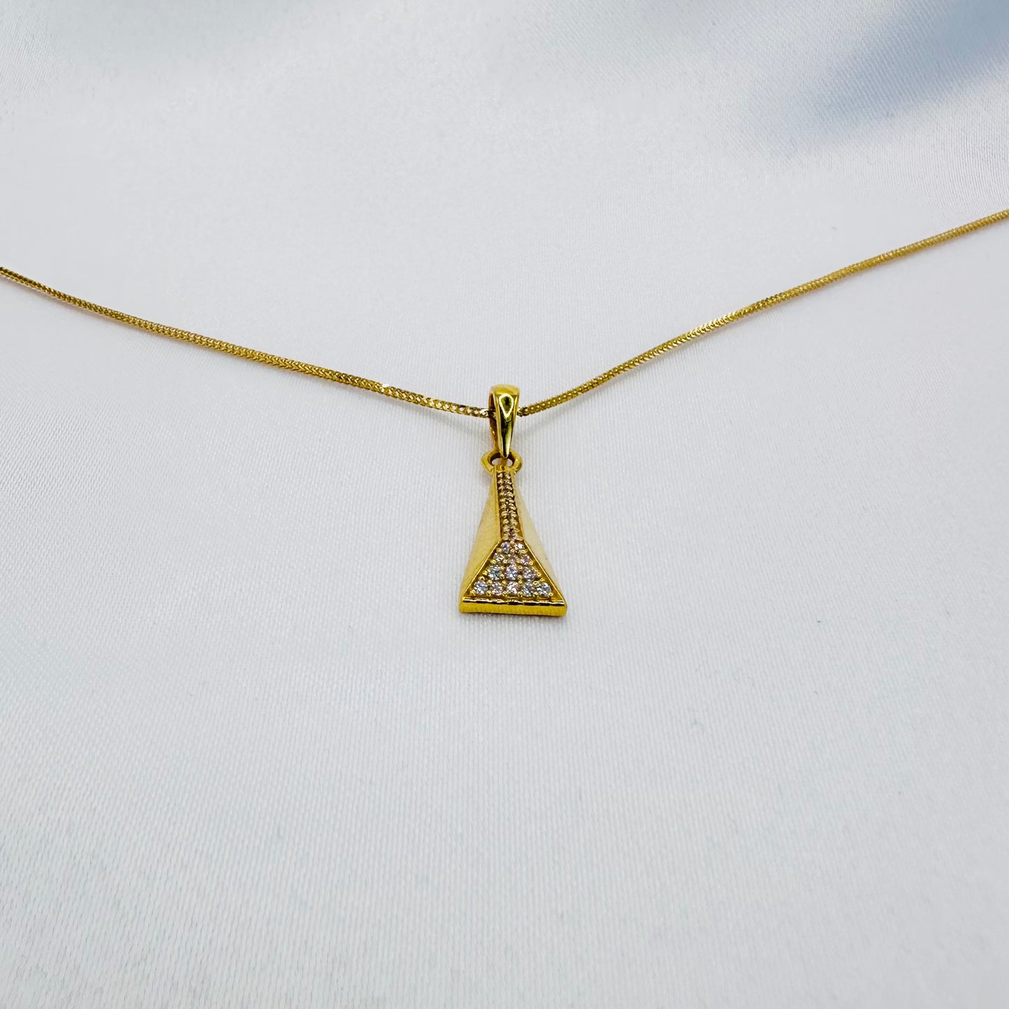 22k solid gold pendant only
