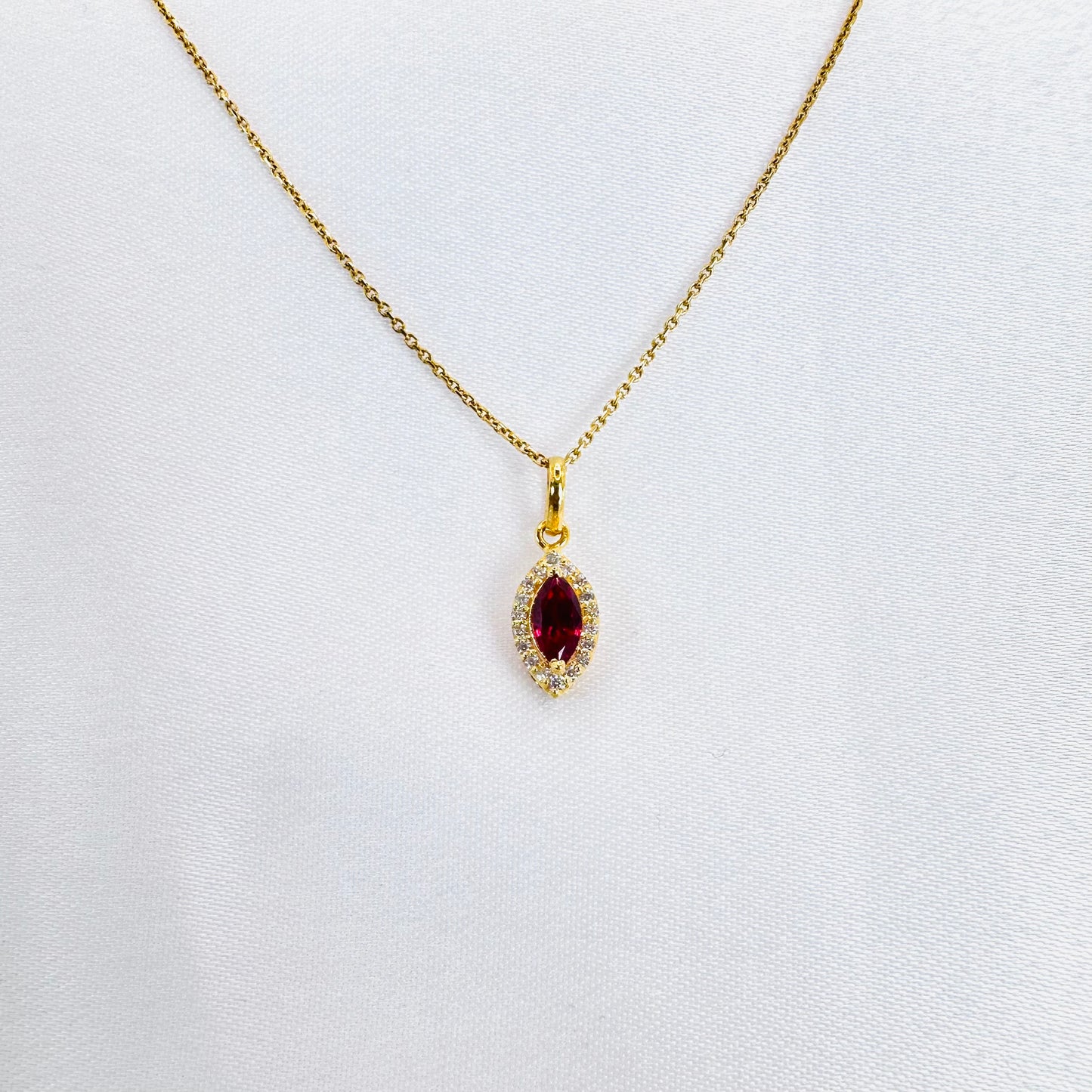 22k solid gold small pendant only