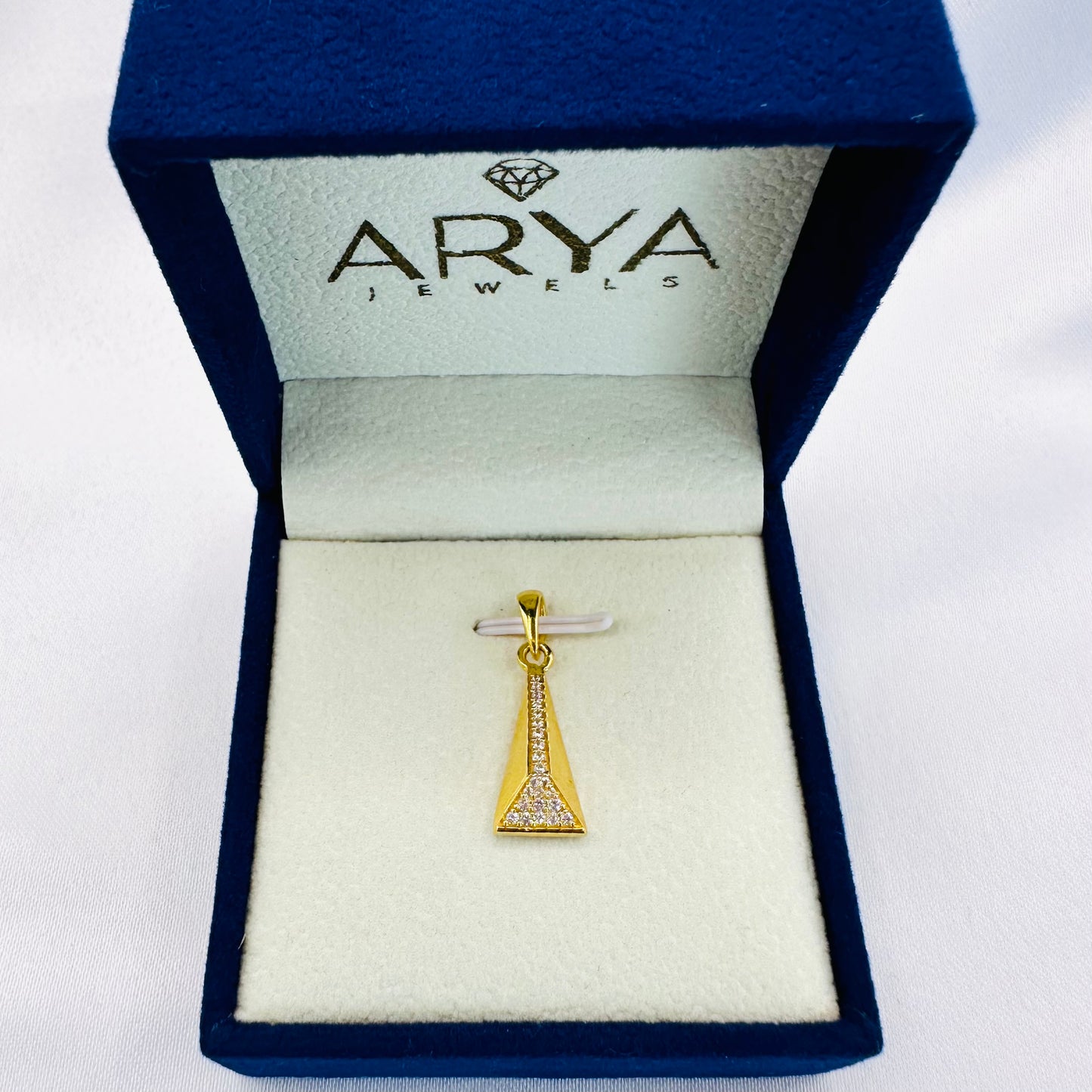 22k solid gold pendant only