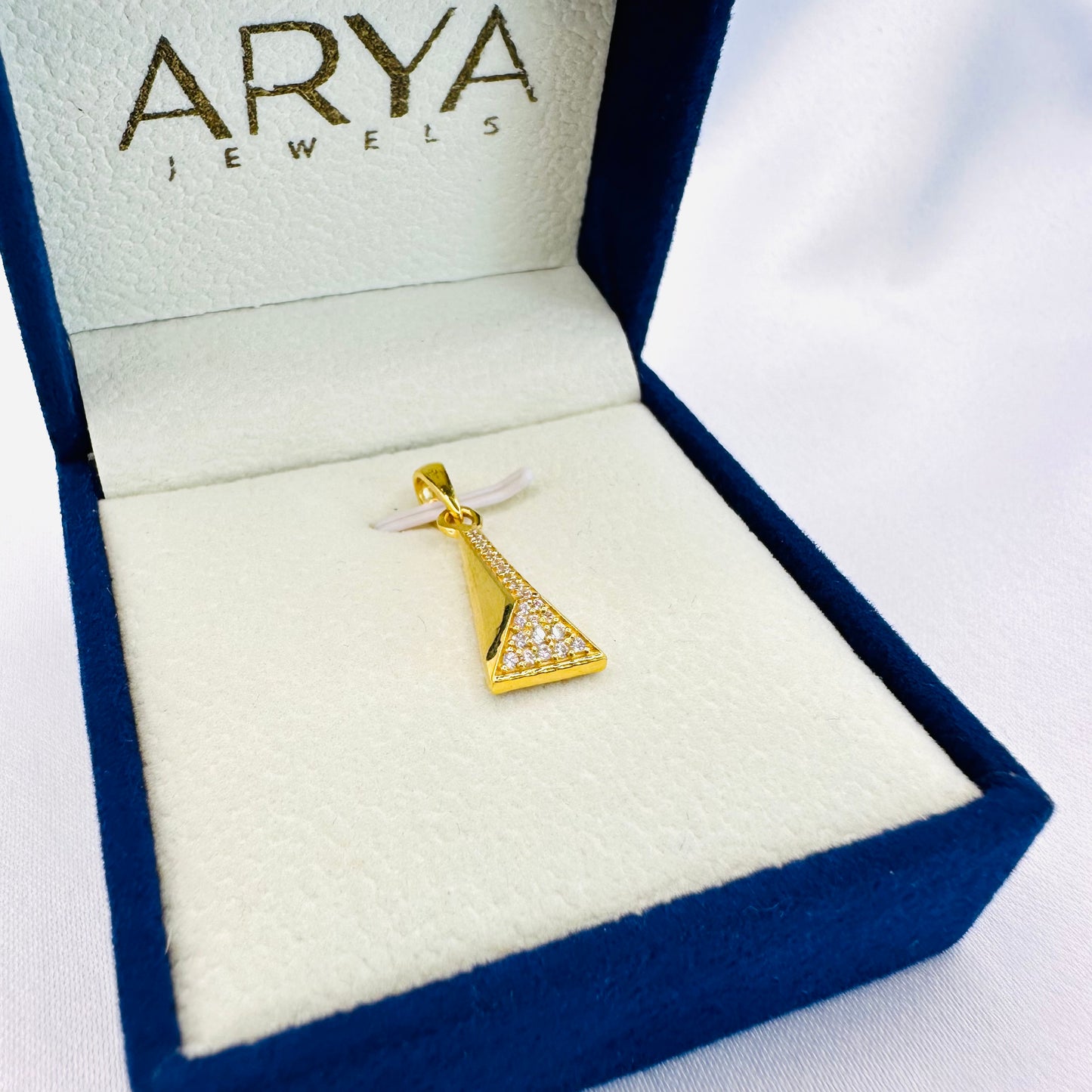 22k solid gold pendant only