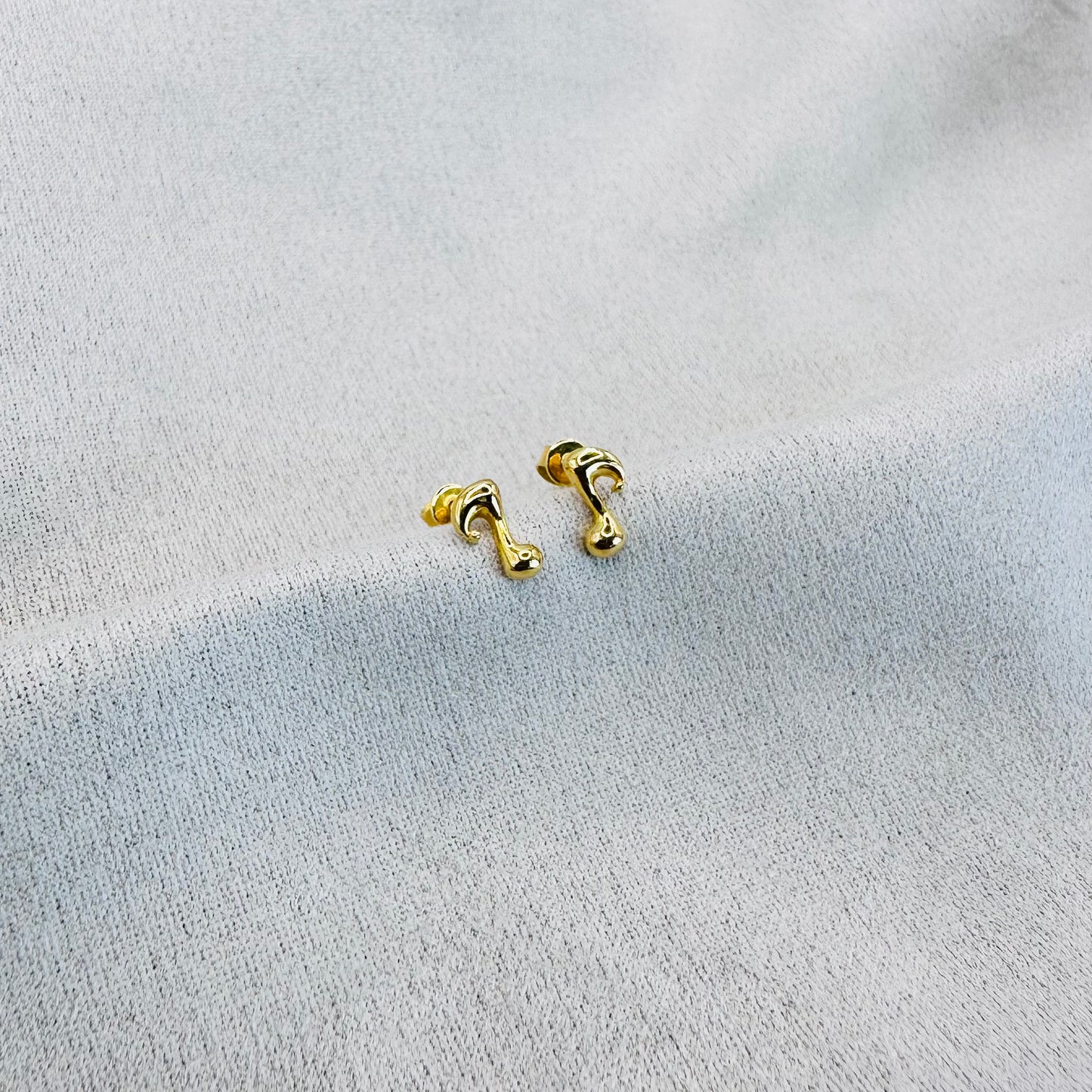22k solid gold musical note earrings
