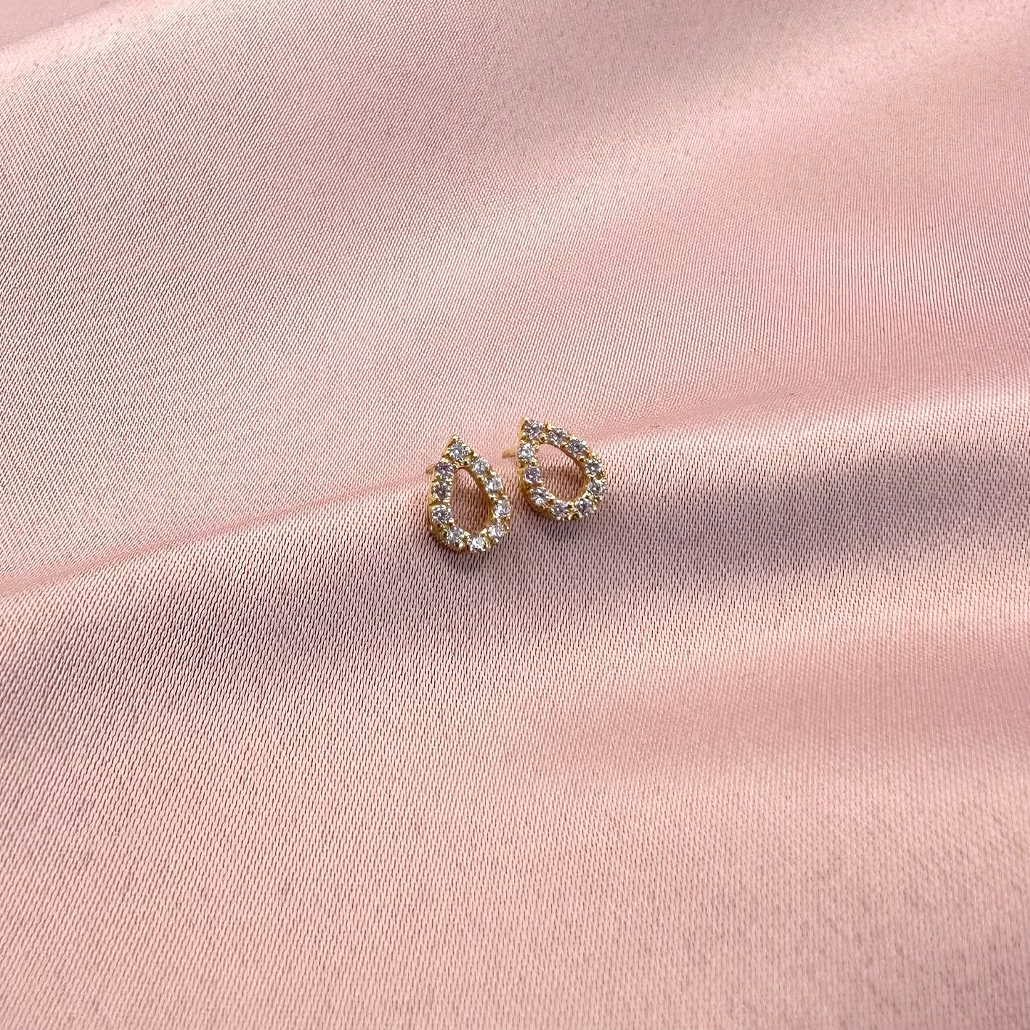 22k solid gold tear drop earrings