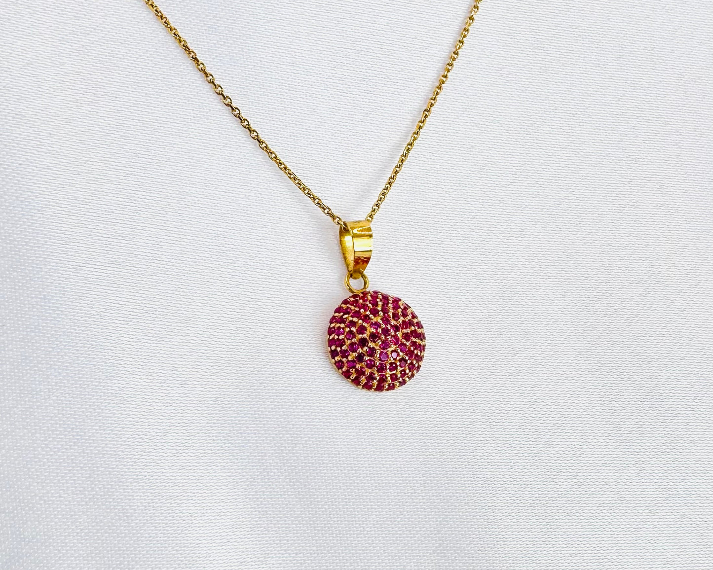 22k solid gold round pendant