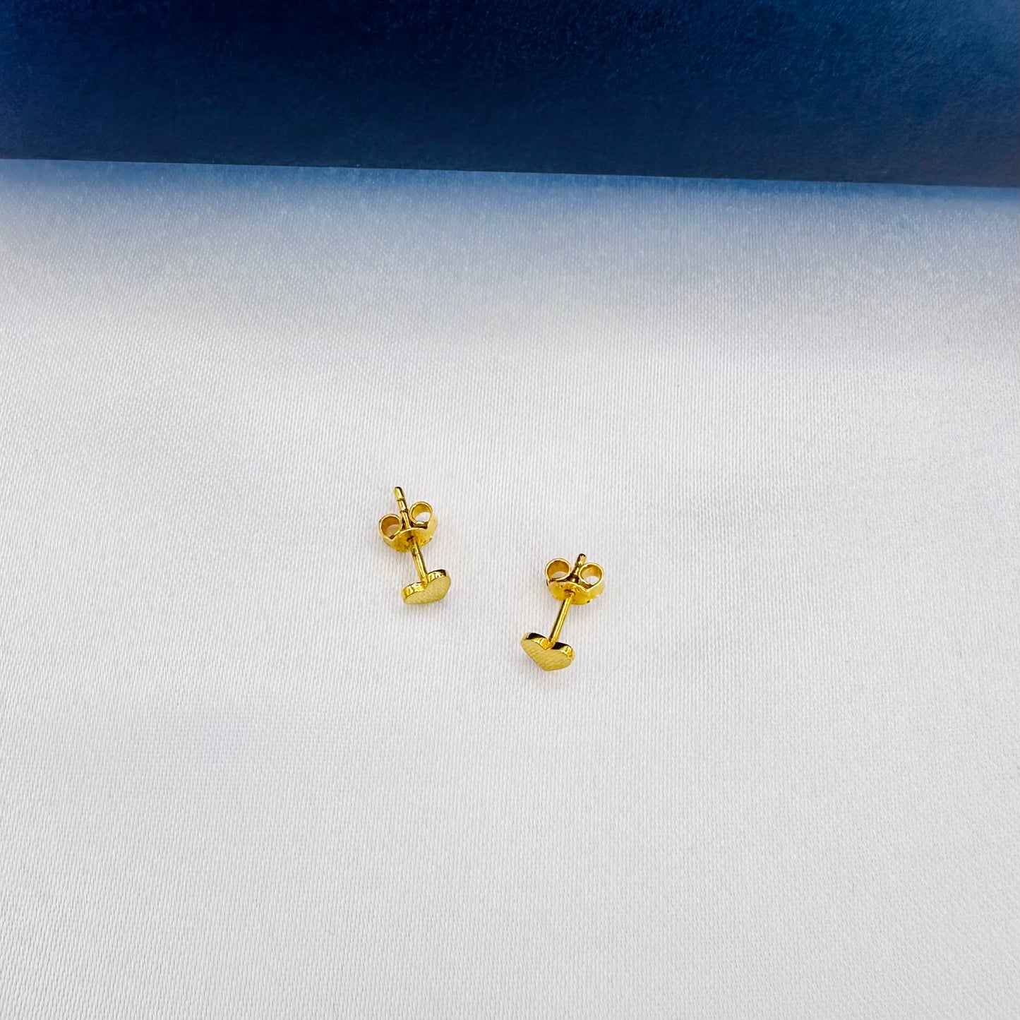 22k solid gold small heart ear studs