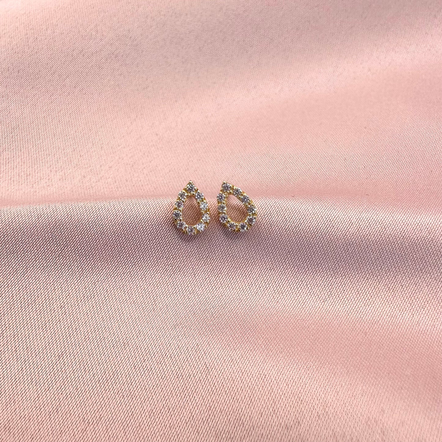22k solid gold tear drop earrings