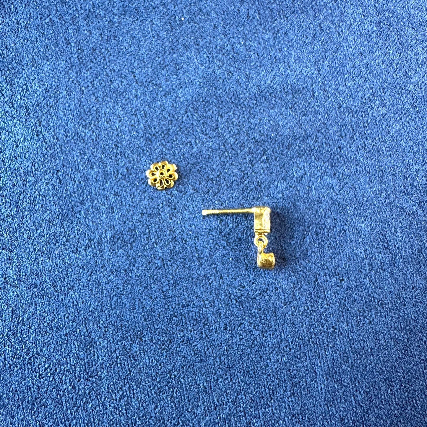 22k solid gold dangle ear studs / earrings