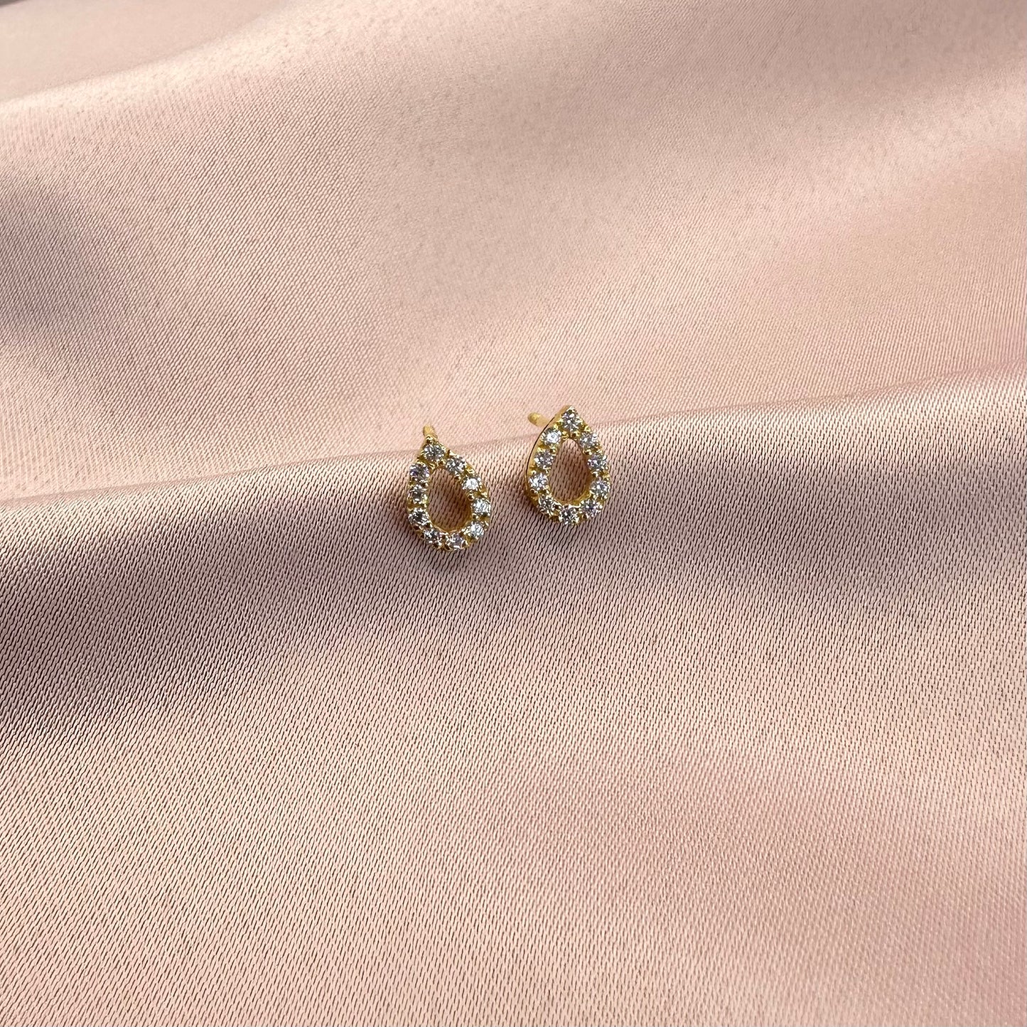22k solid gold tear drop earrings