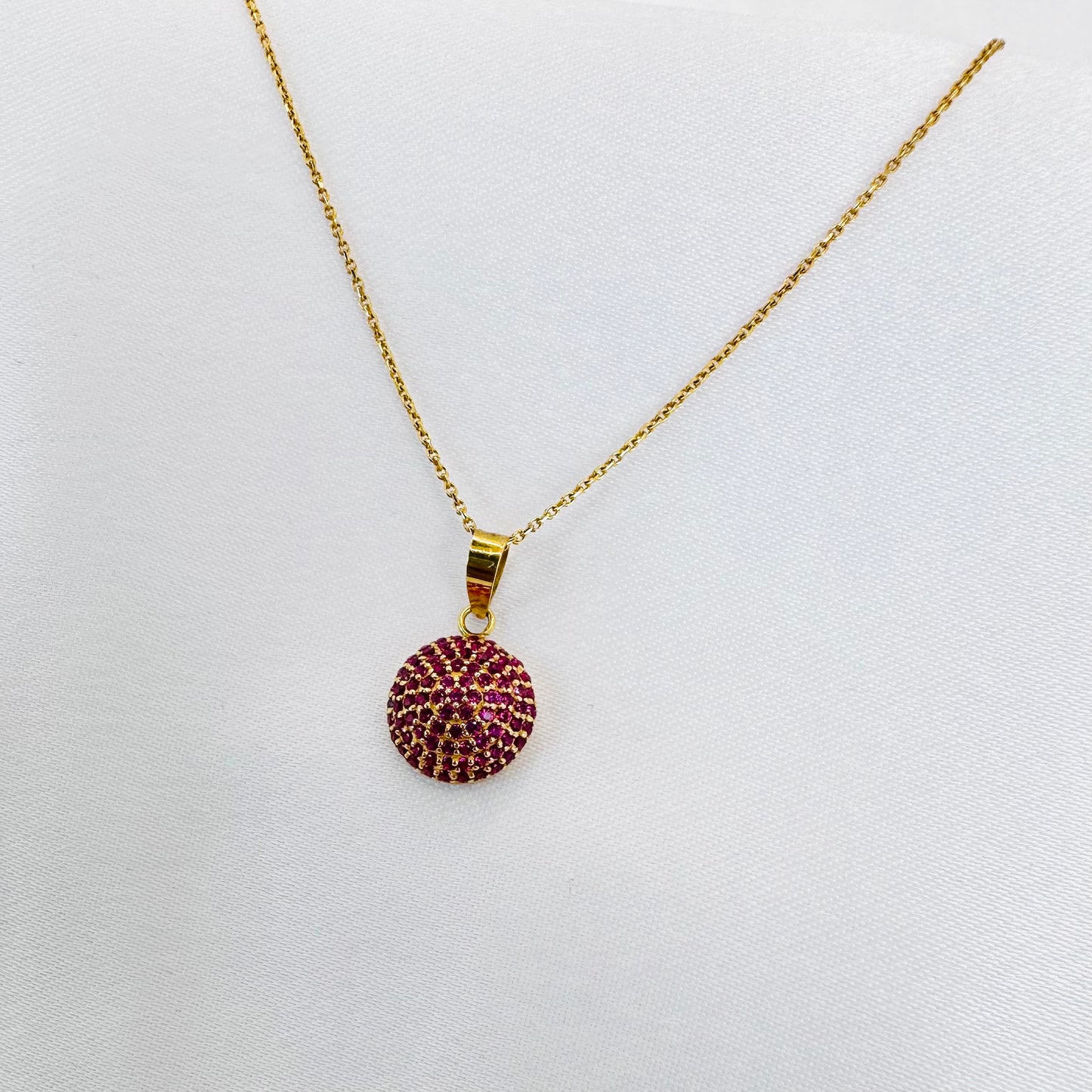 22k solid gold round pendant