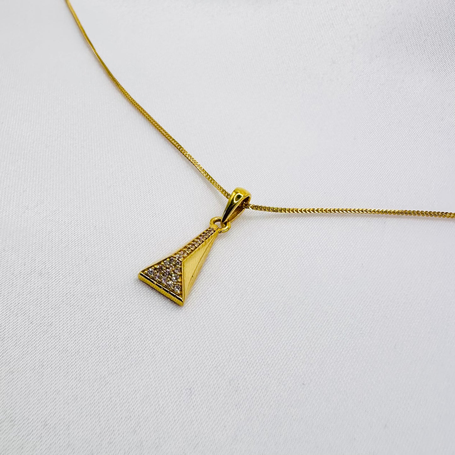 22k solid gold pendant only