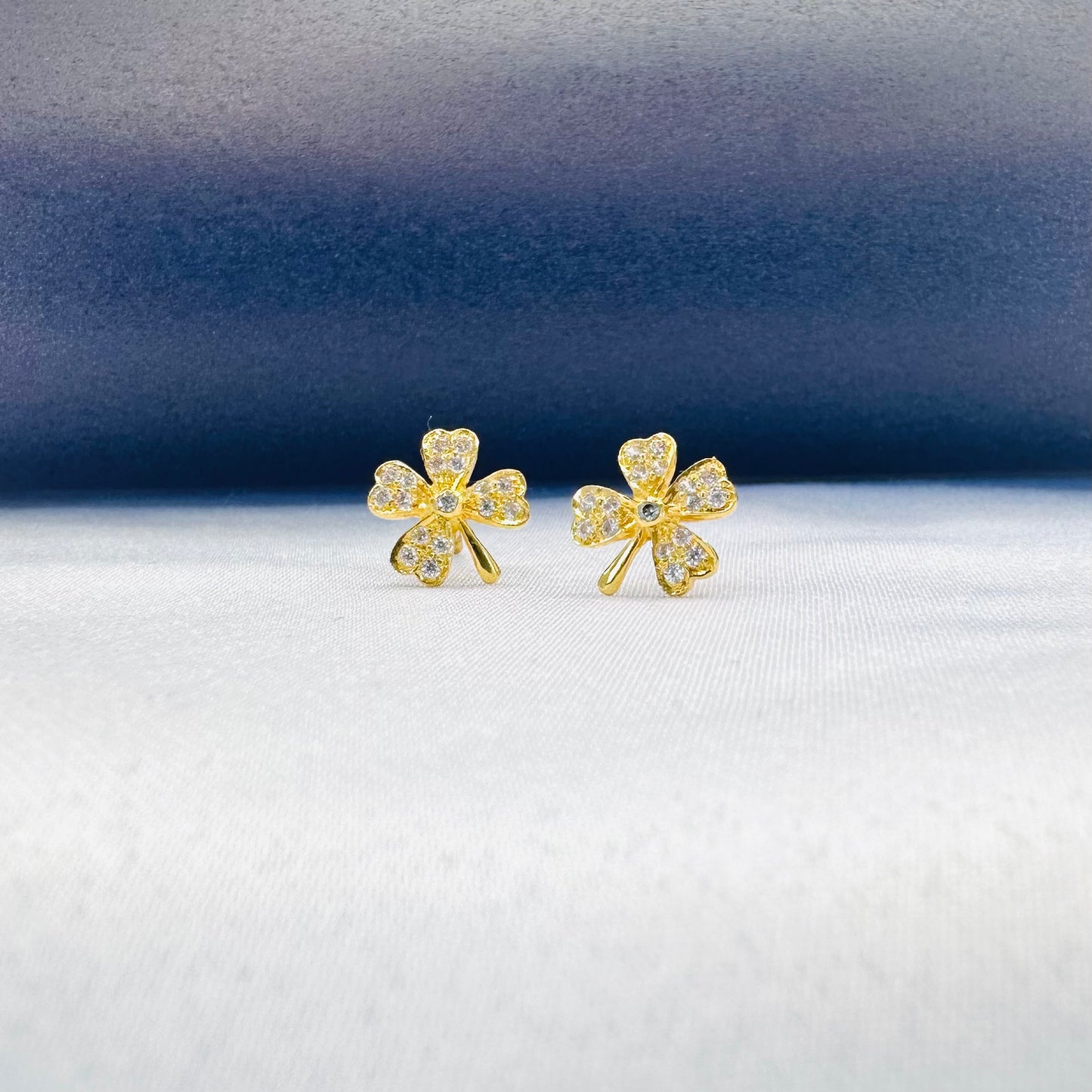 22k solid gold four leaf clover earrings