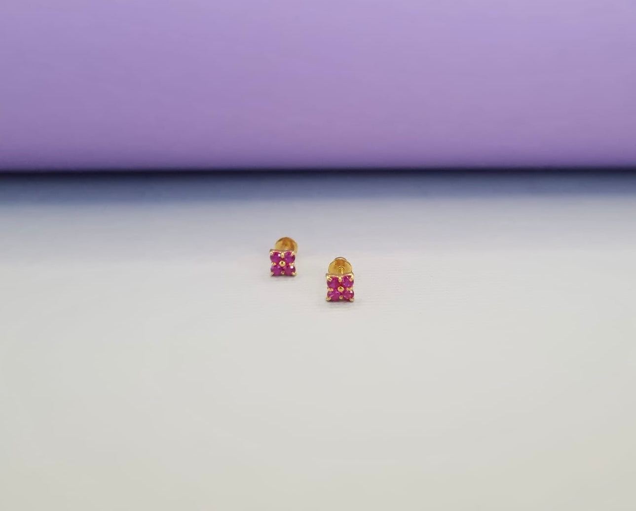 22k solid gold small ruby coloured earrings