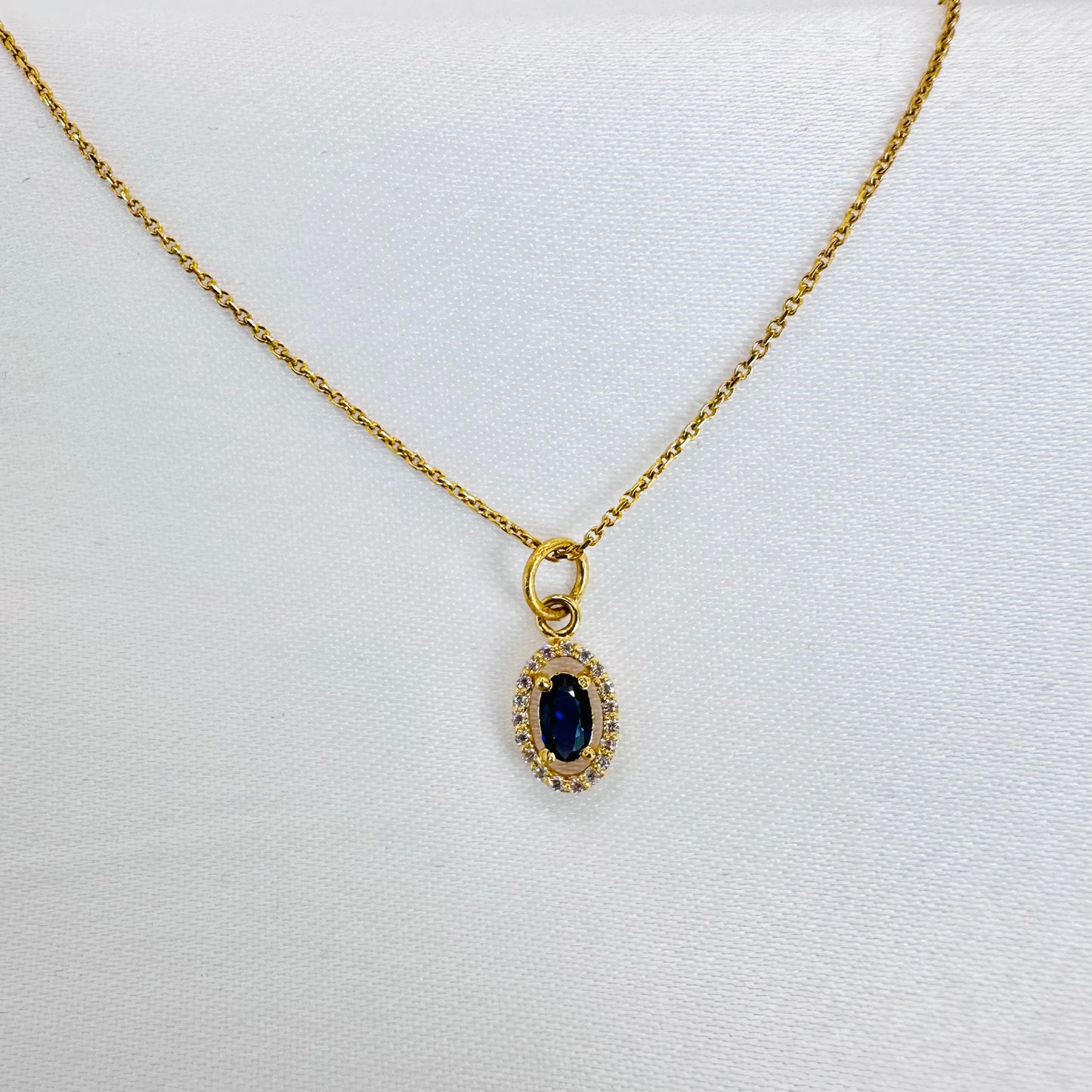 22k solid gold small pendant / gold charms