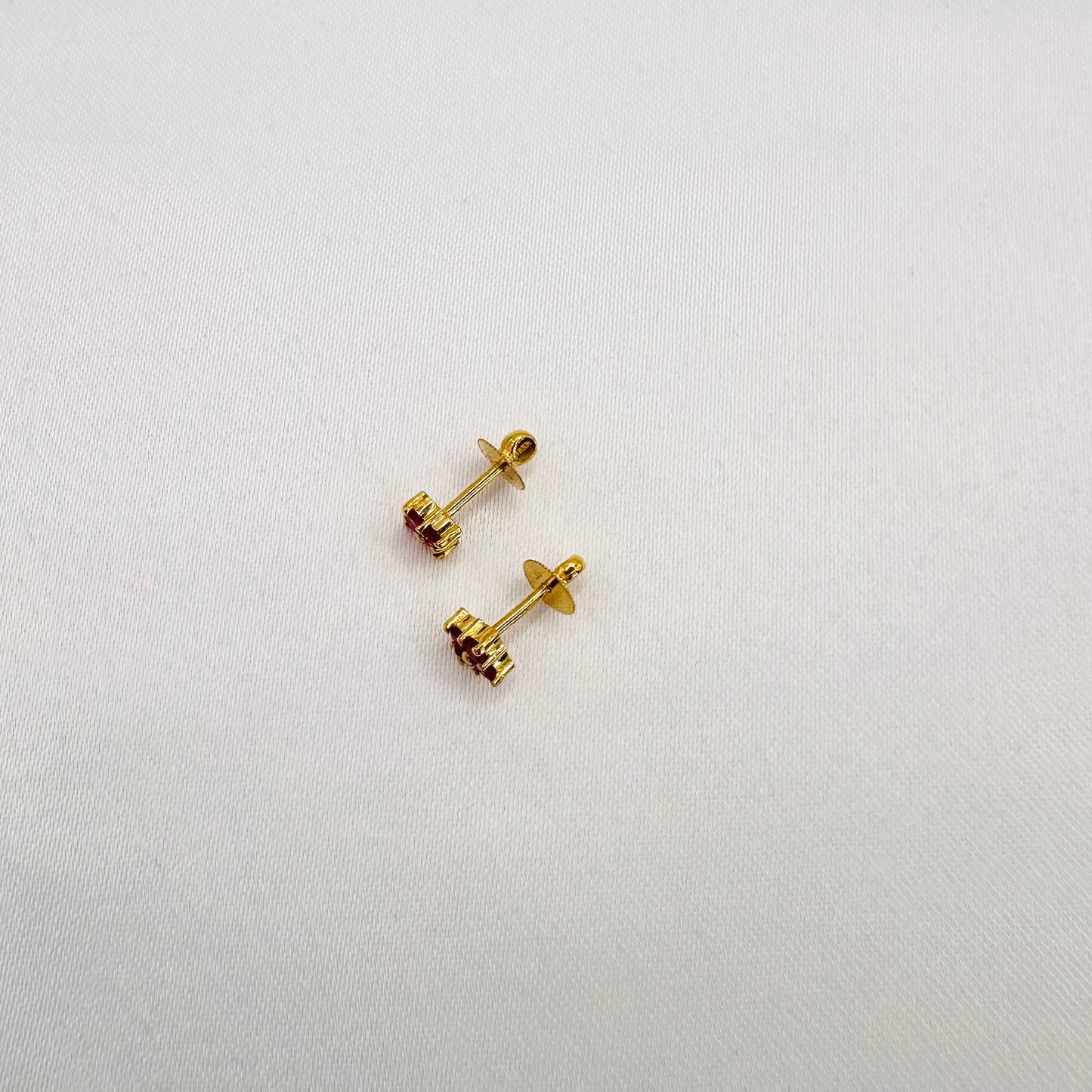 22k solid gold small ruby coloured earrings