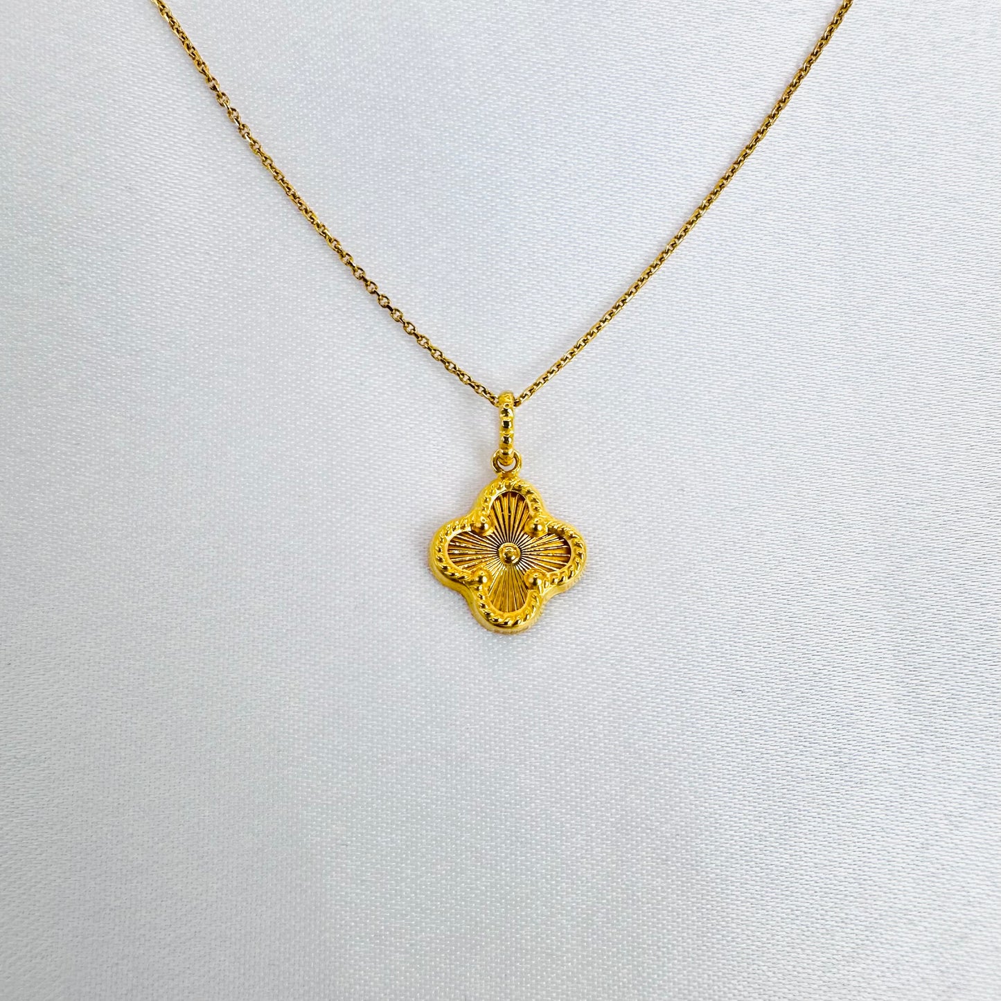 22k solid gold clover pendant only