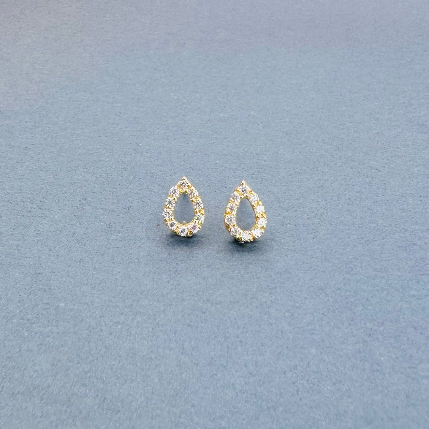 22k solid gold tear drop earrings