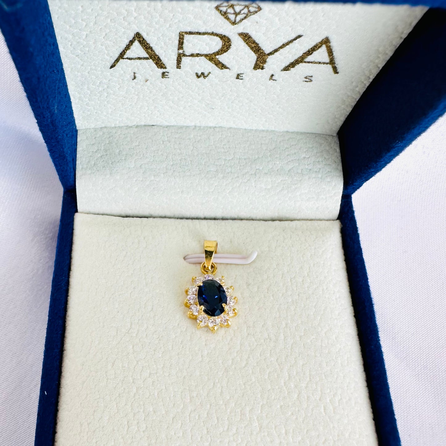 22k solid gold pendant