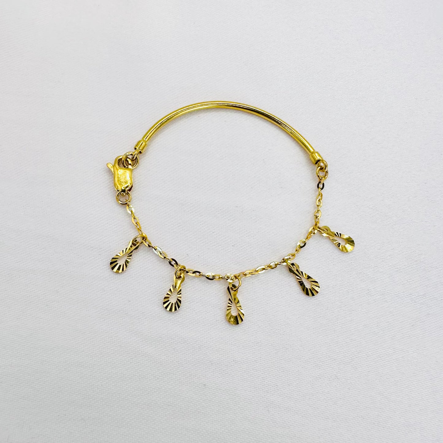 22k solid gold baby/toddlers bracelet