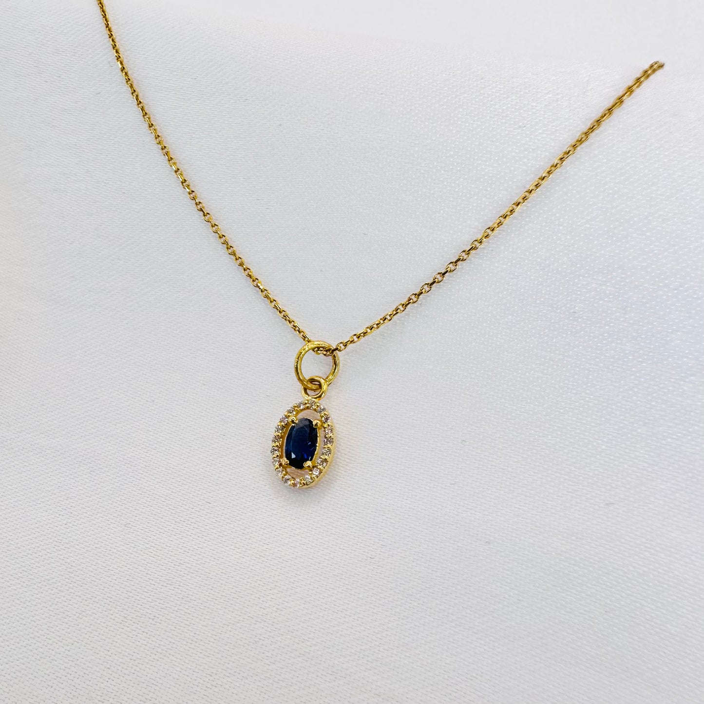 22k solid gold small pendant / gold charms