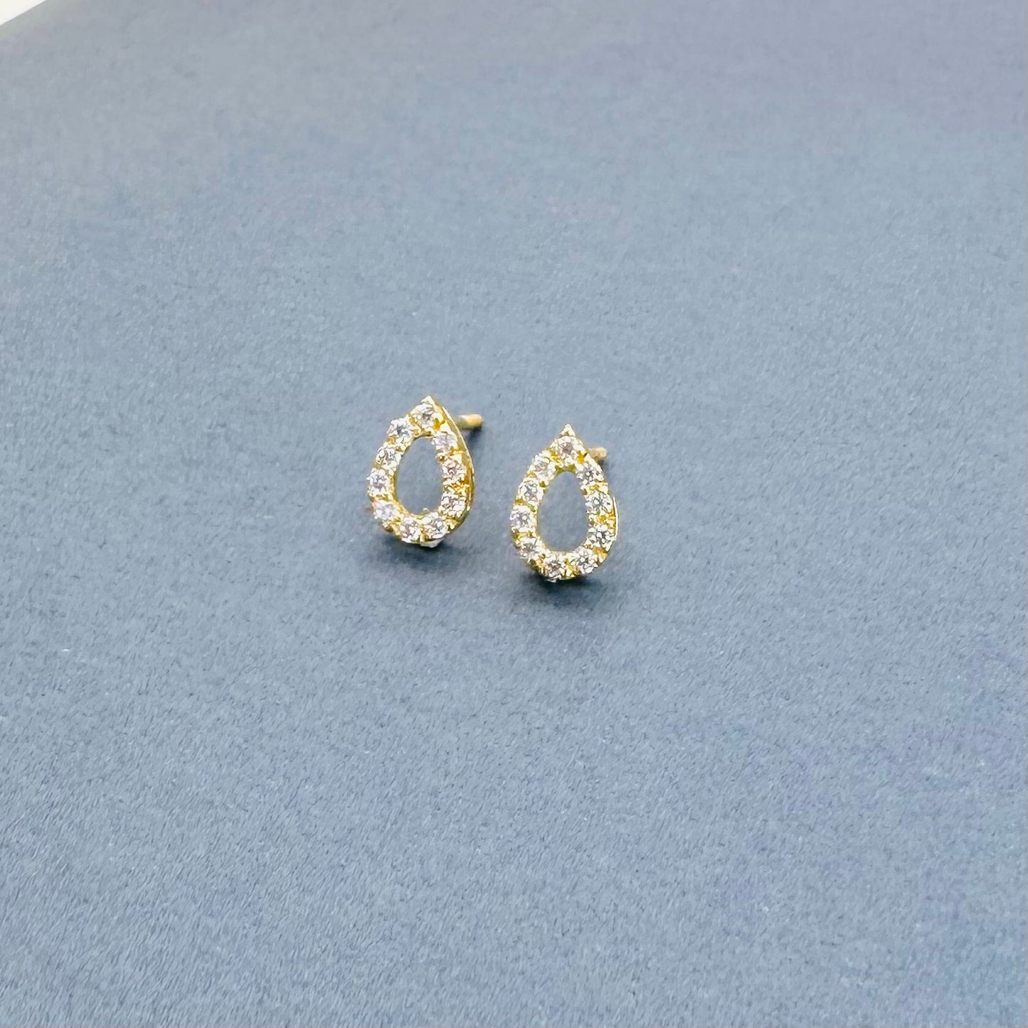 22k solid gold tear drop earrings