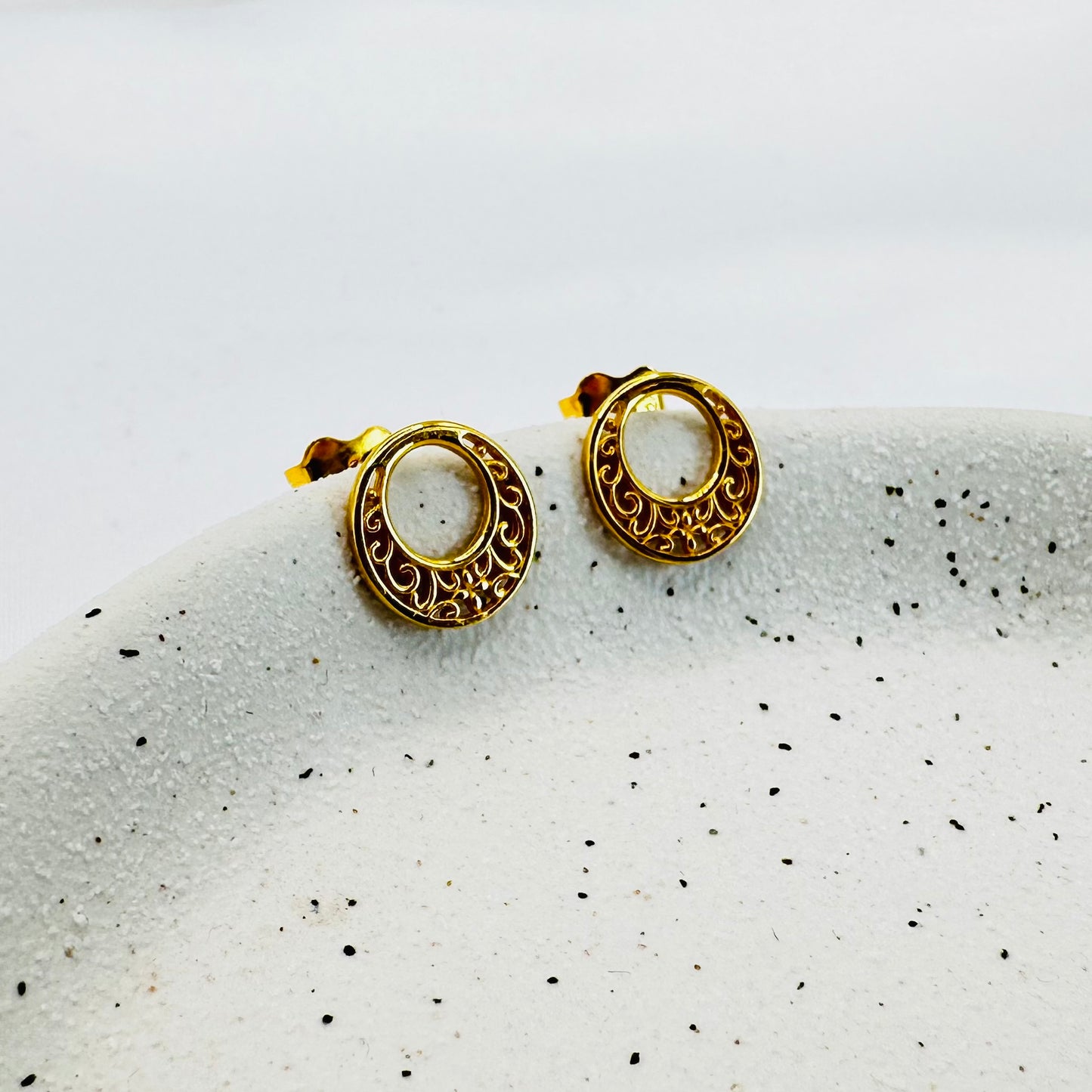 22k solid gold round earrings