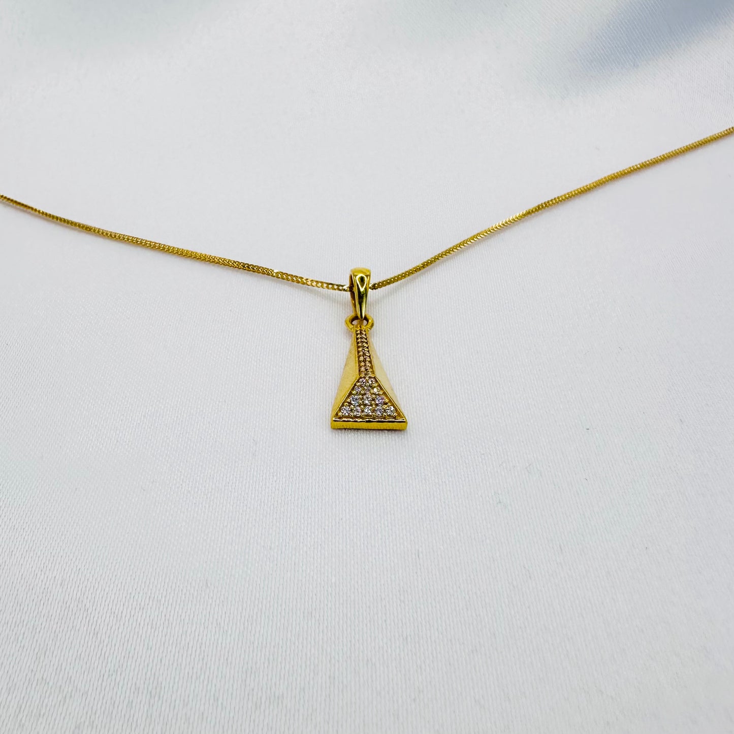 22k solid gold pendant only