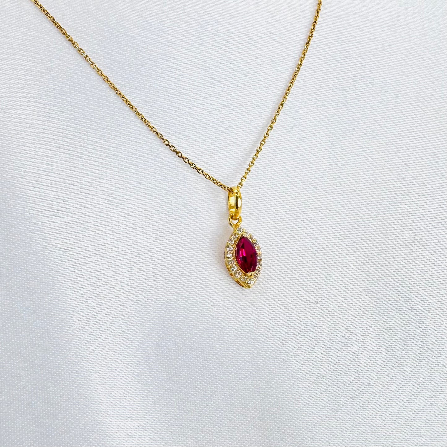22k solid gold small pendant only