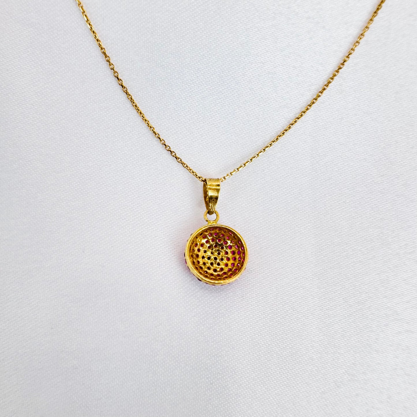 22k solid gold round pendant