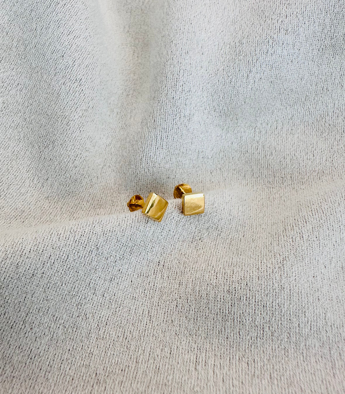 22k solid gold small square earrings