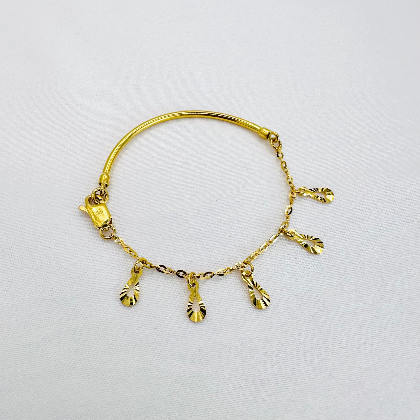 22k solid gold baby/toddlers bracelet