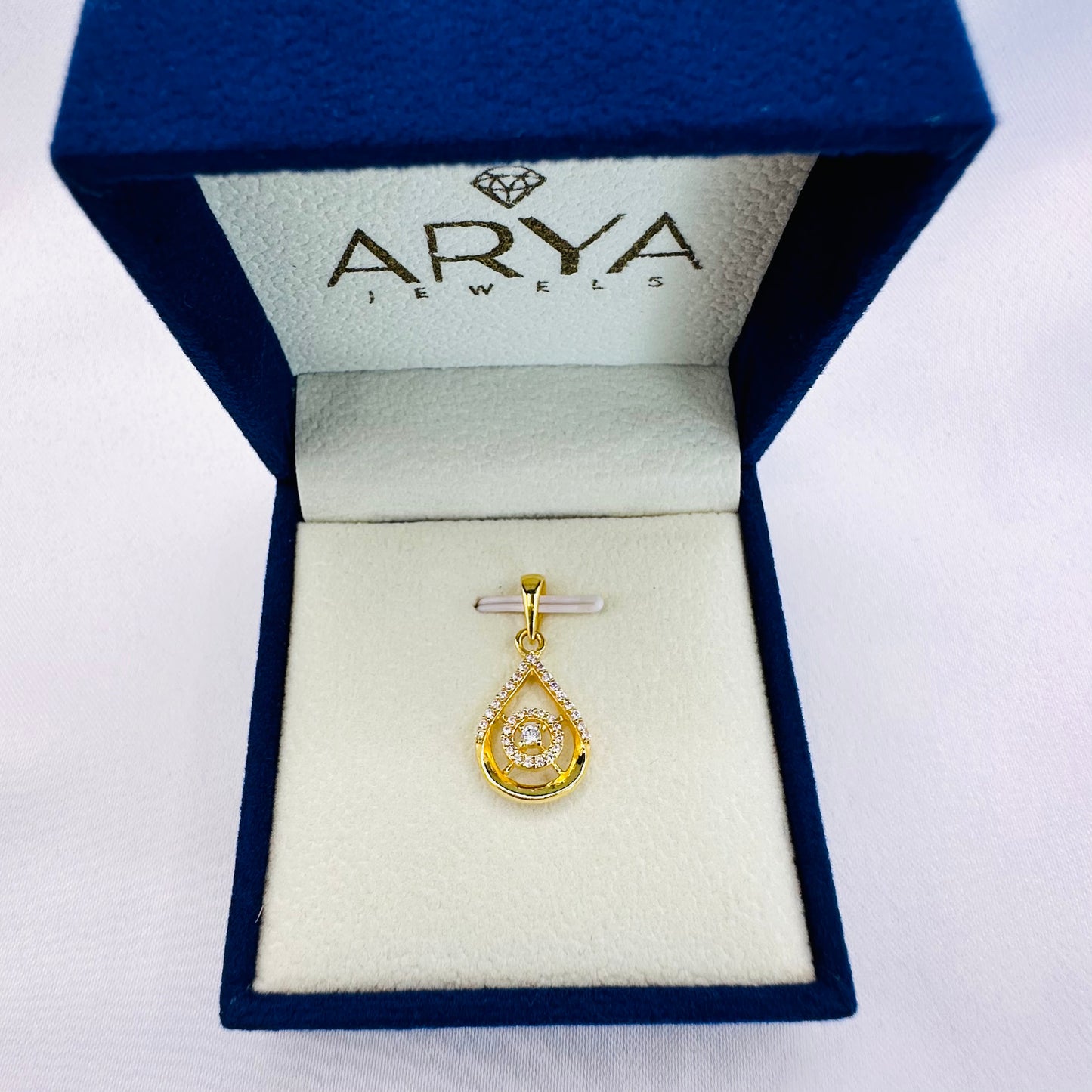 22k solid gold studded pendant only