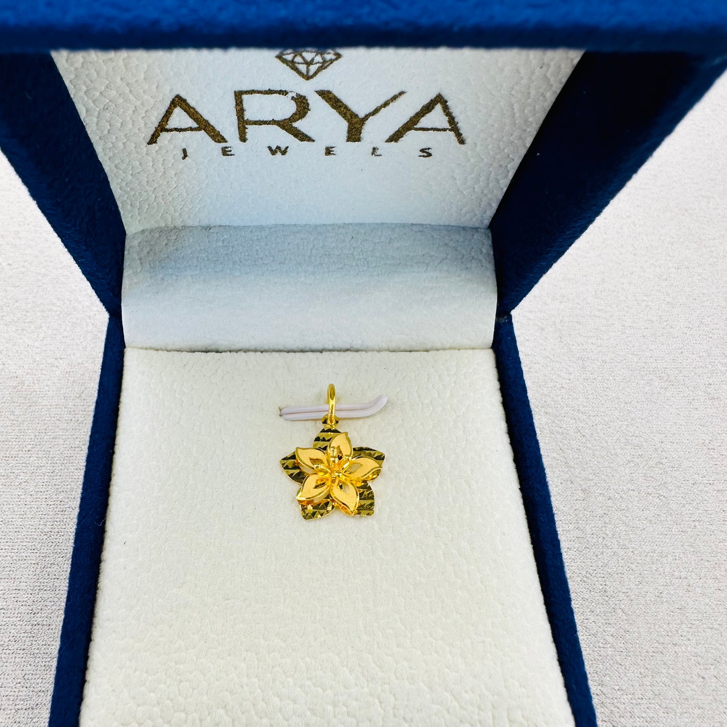 22k solid gold 3D flower pendant only