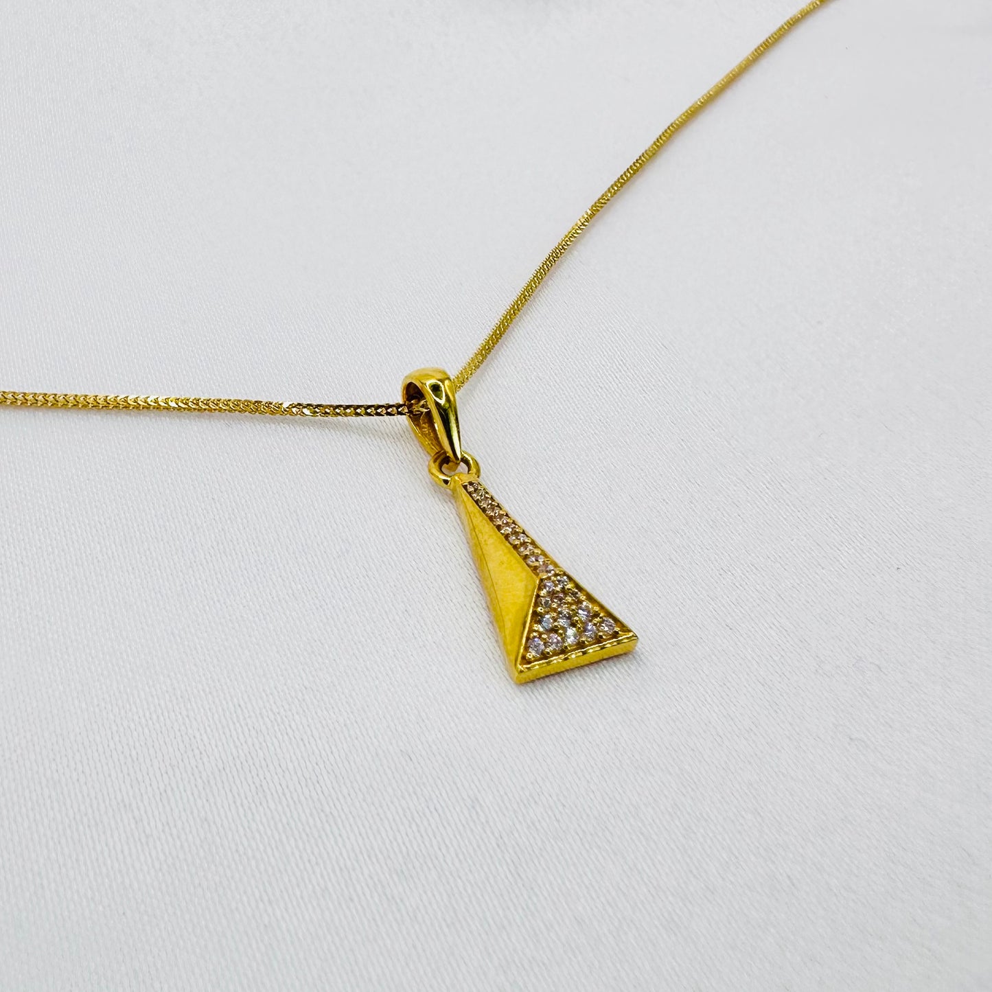 22k solid gold pendant only