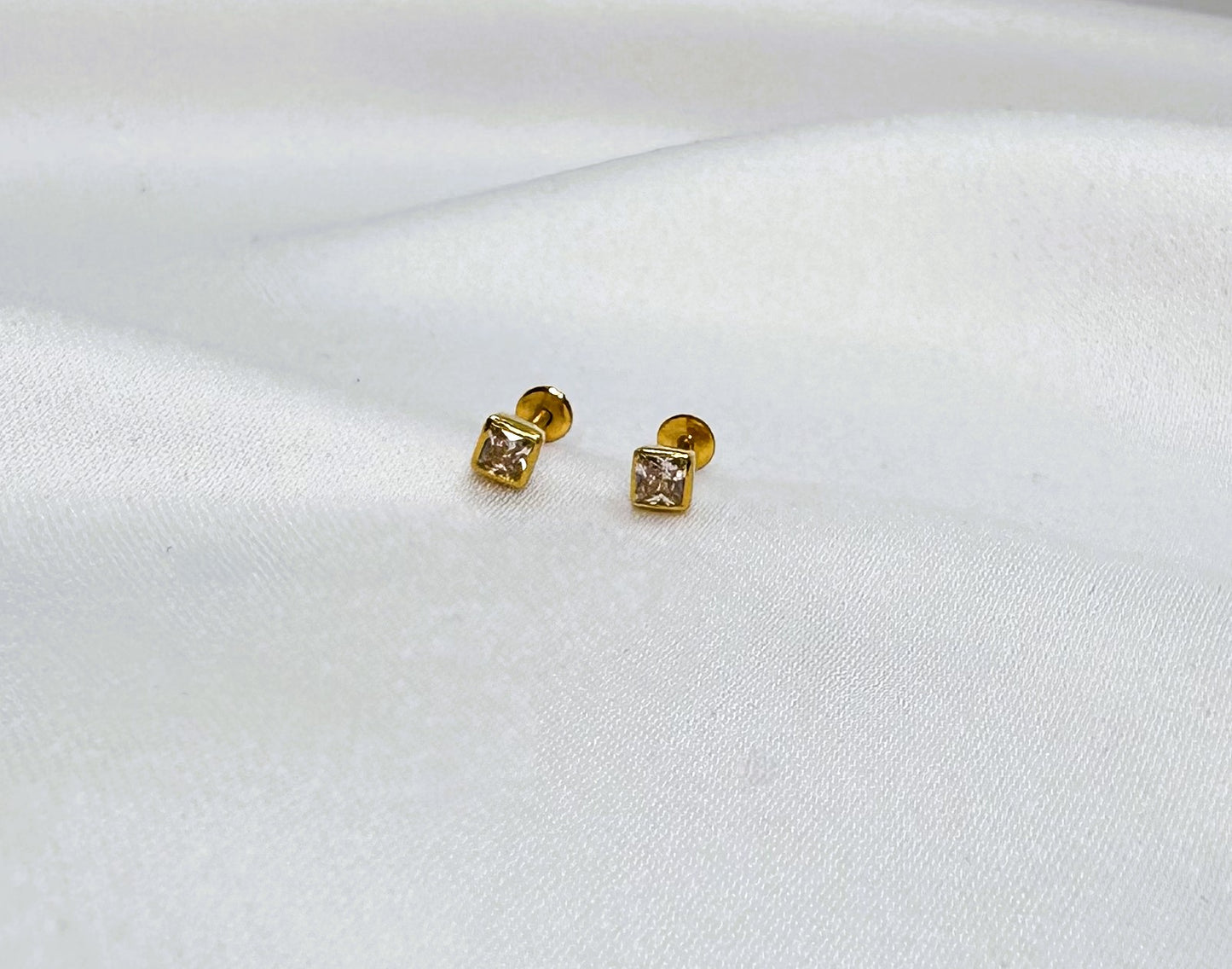22k solid gold small square earring