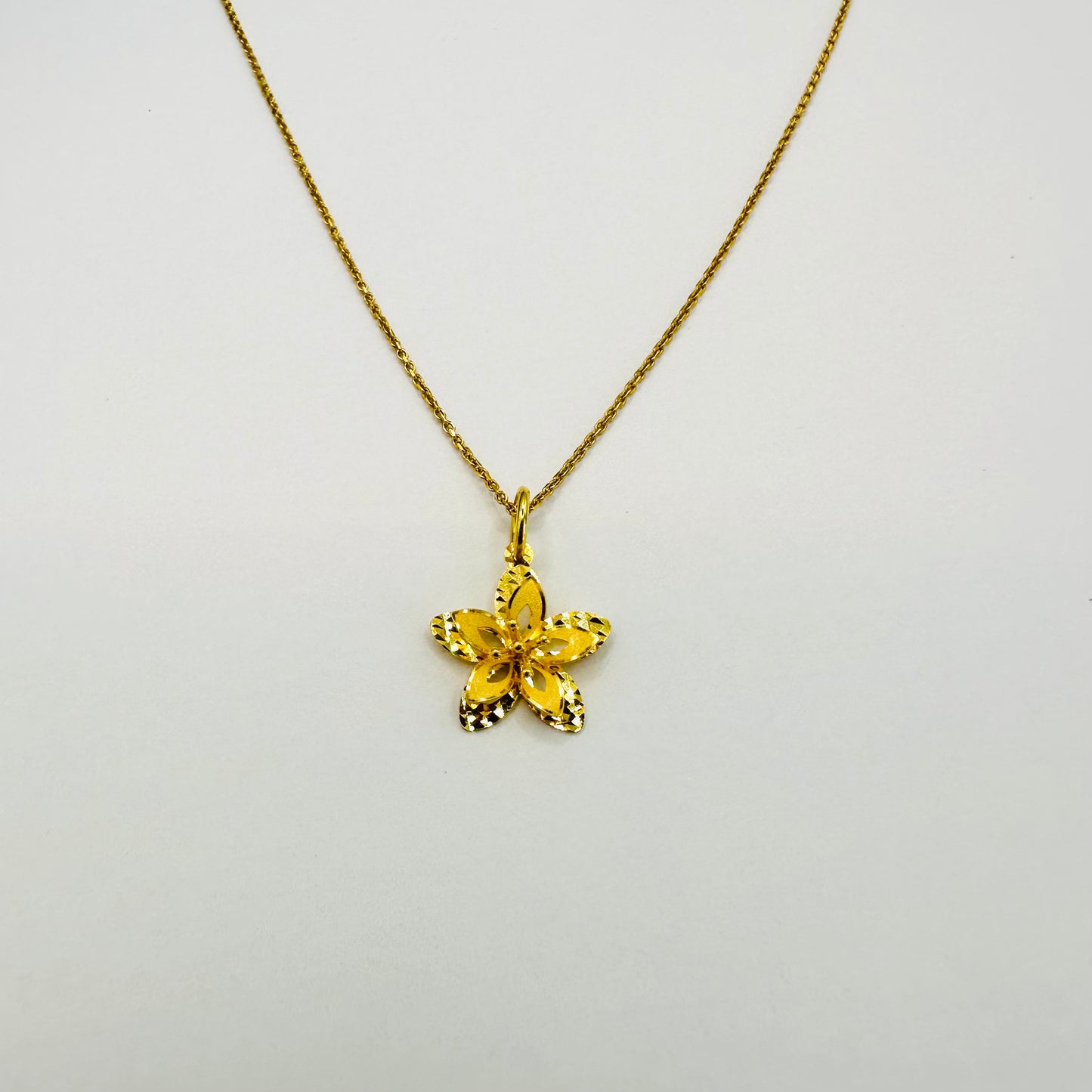 22k solid gold 3D flower pendant only