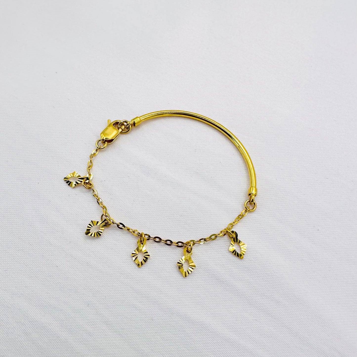 22k solid gold baby/toddlers bracelet