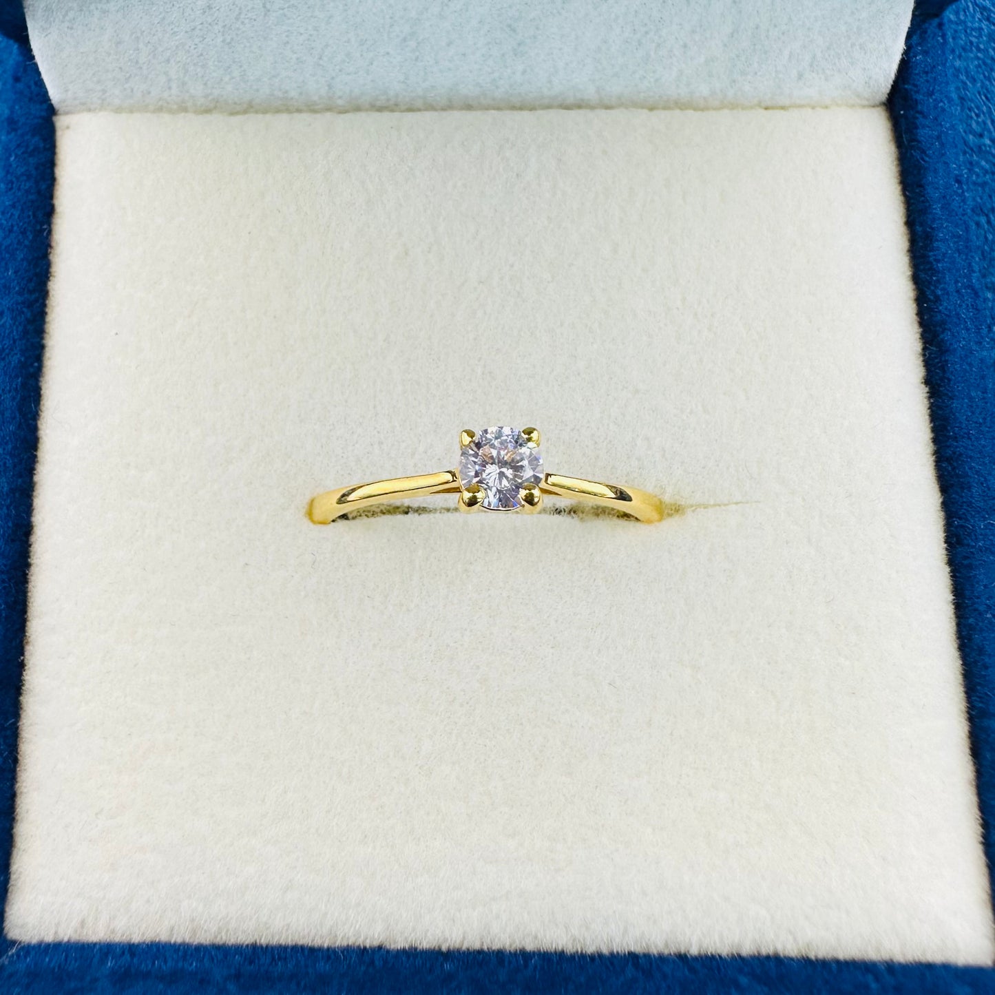 22k solid gold ring - 916 UK hallmarked.