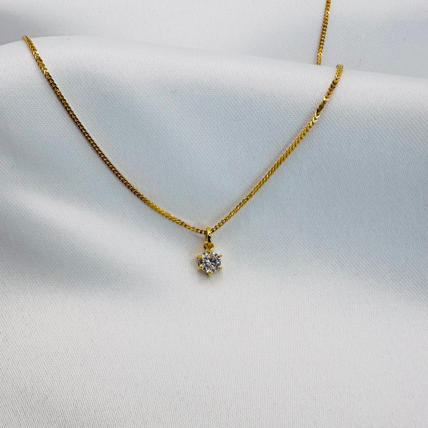 22k solid gold small solitaire pendant only