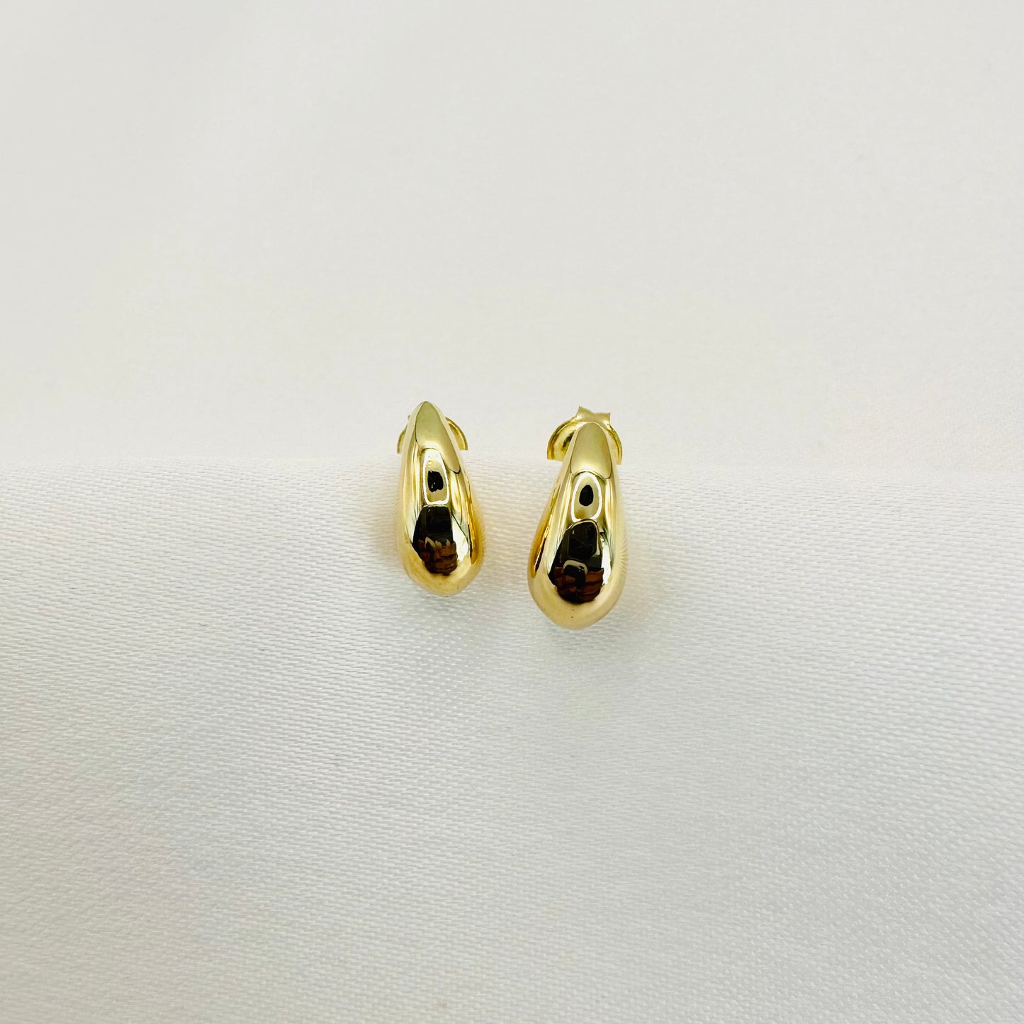 18k solid gold rain drop  ear studs