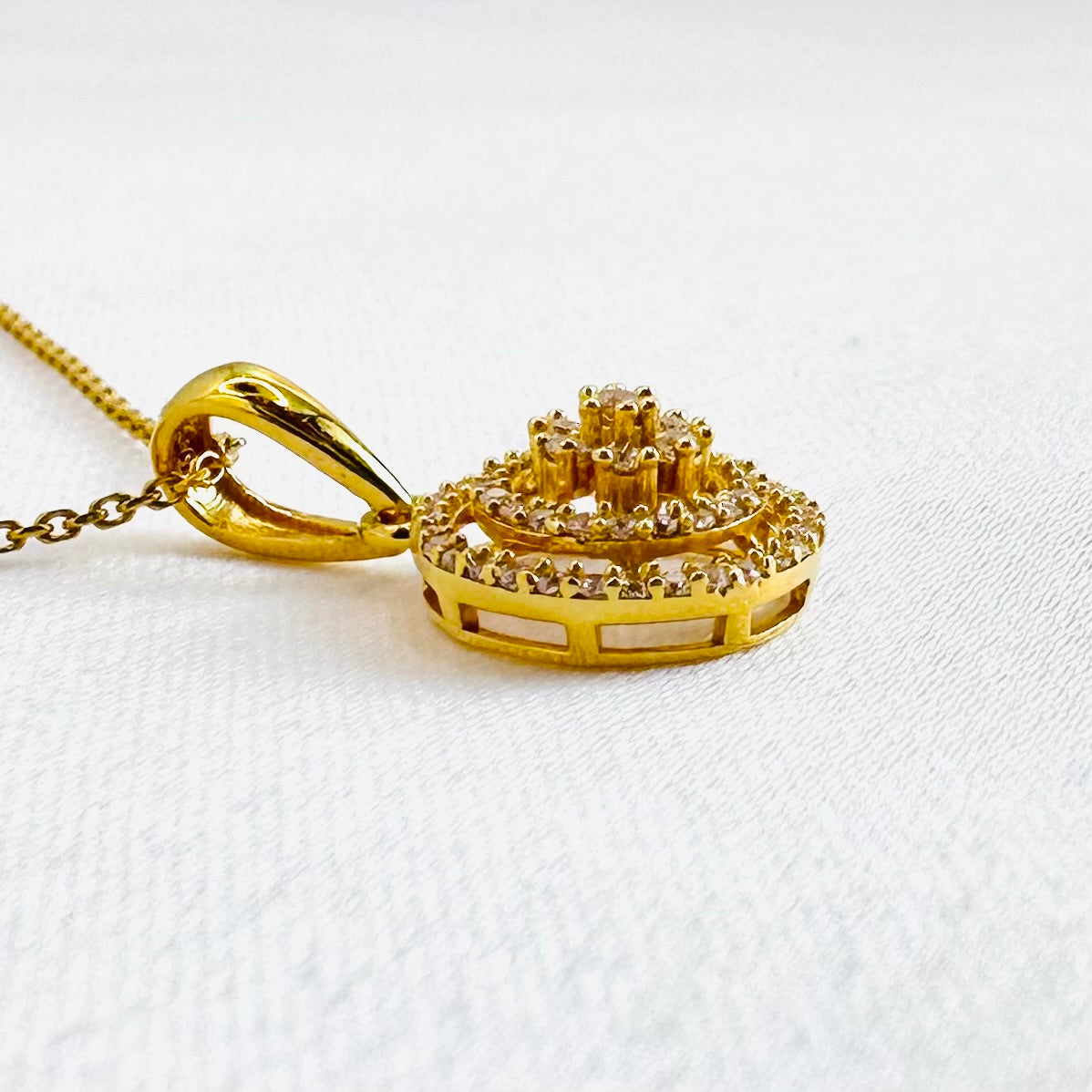 22k solid gold studded pendant only