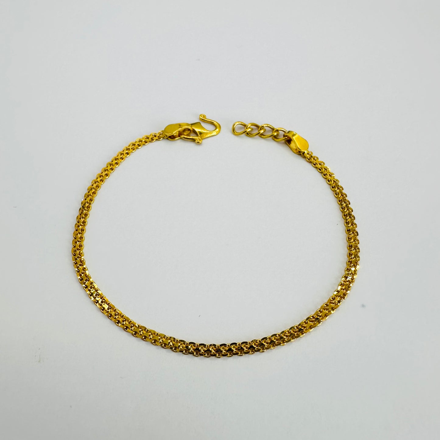 22k solid gold baby/toddlers bracelet