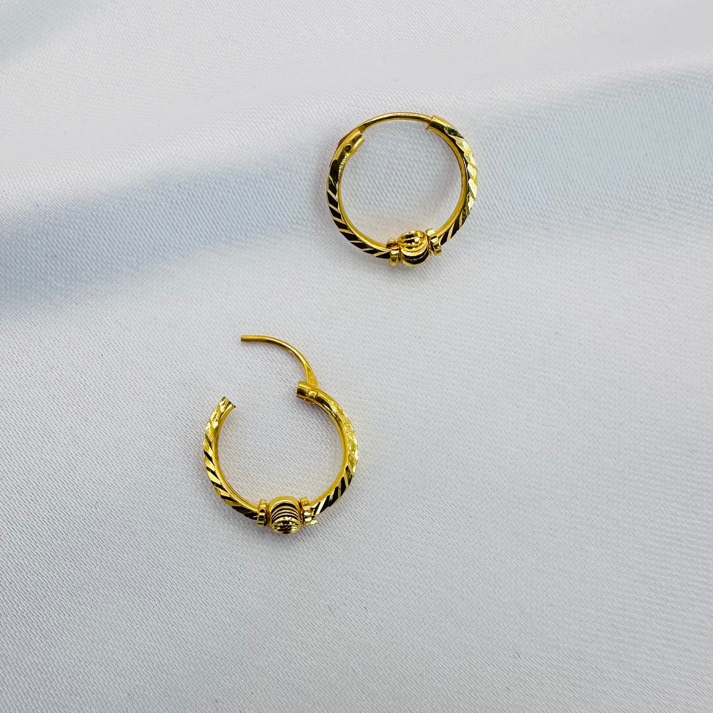 22k solid gold small hoop earrings