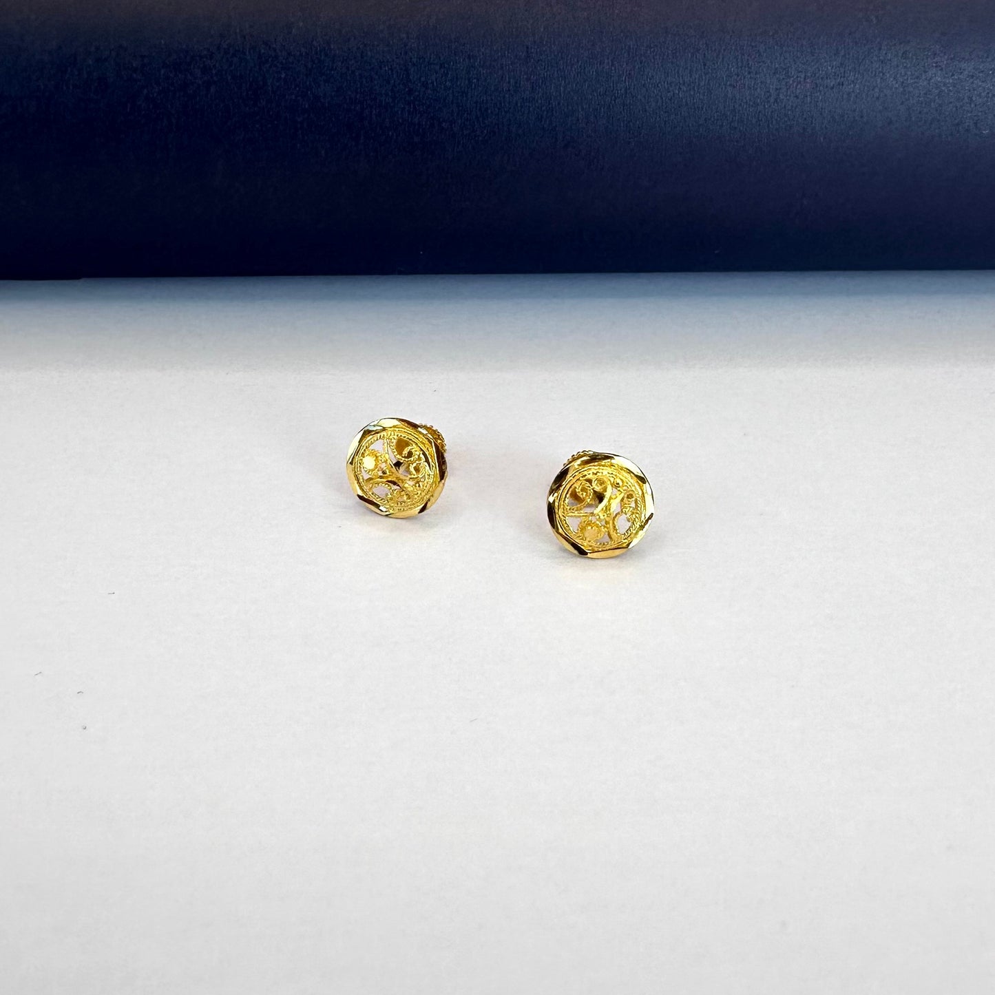 22k solid gold round earrings
