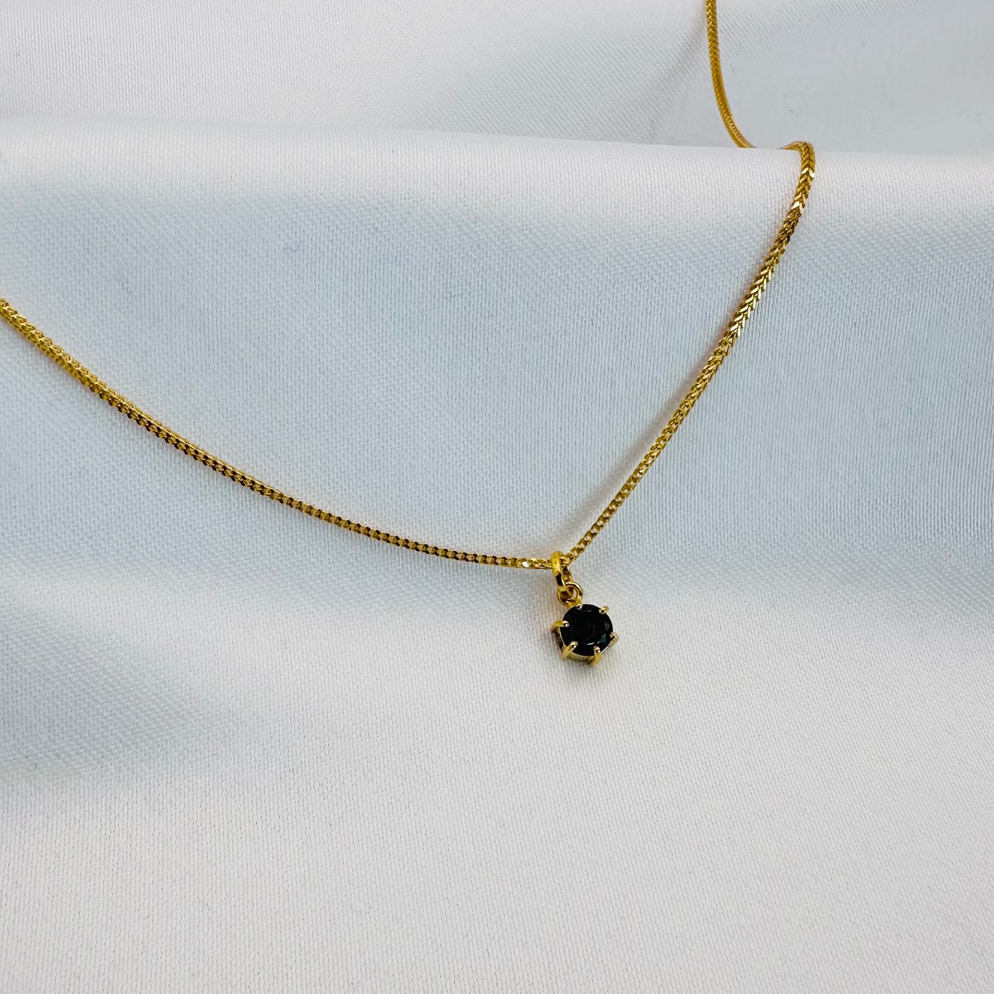 22k solid gold small solitaire pendant only