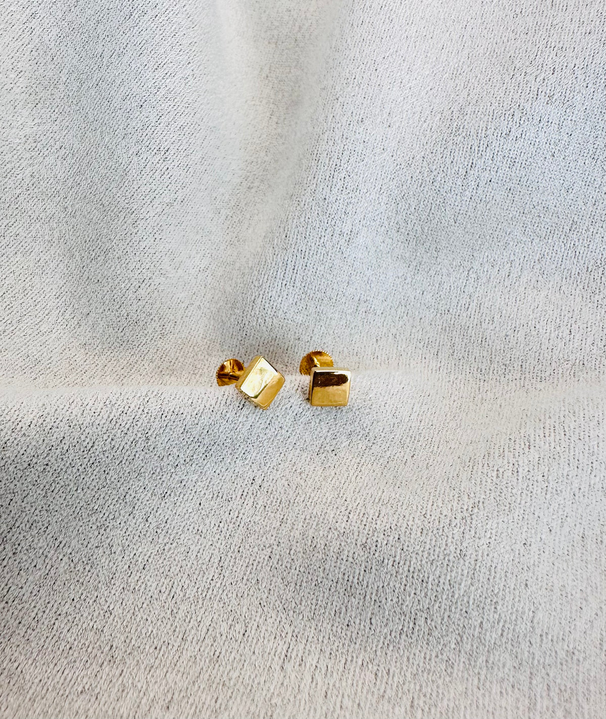 22k solid gold small square earrings