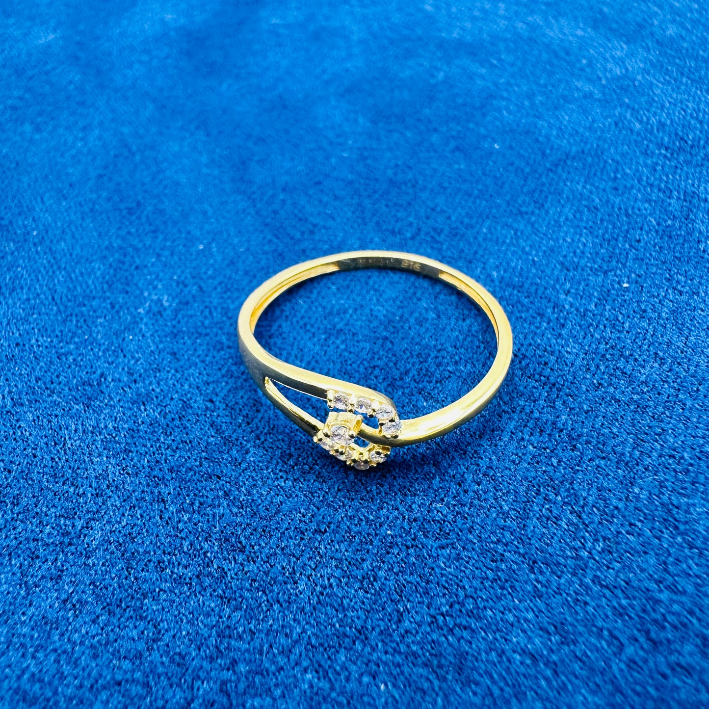 22k solid gold ring - 916 UK hallmarked.